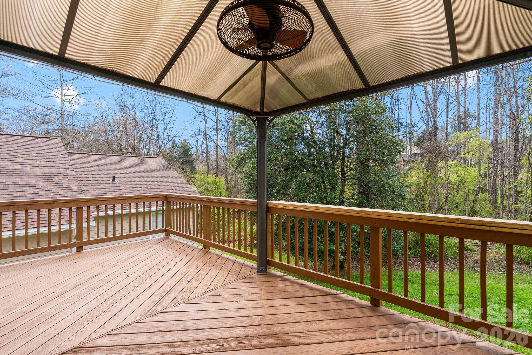 73 Creeks End Circle — Mills River