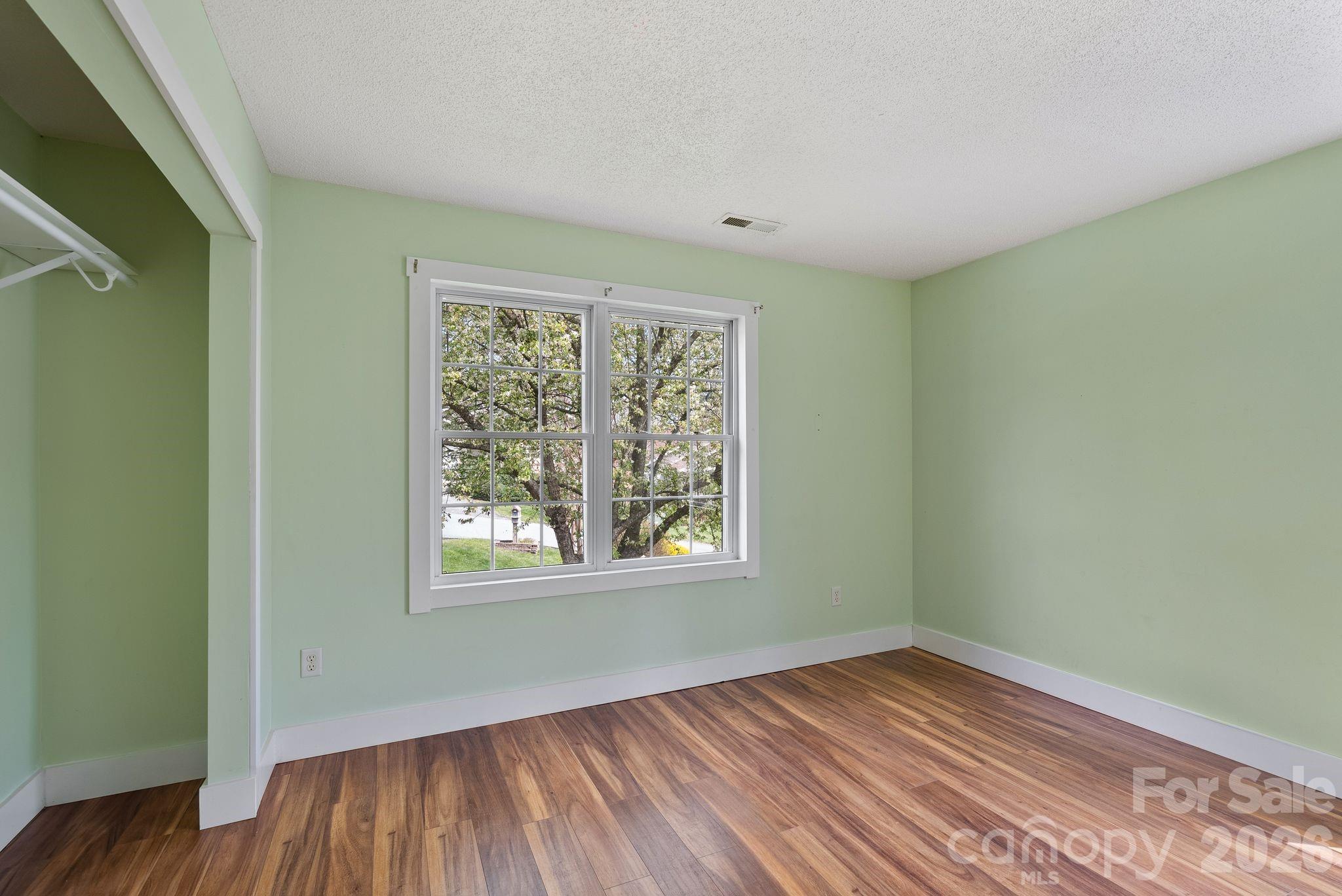 73 Creeks End Circle — Mills River