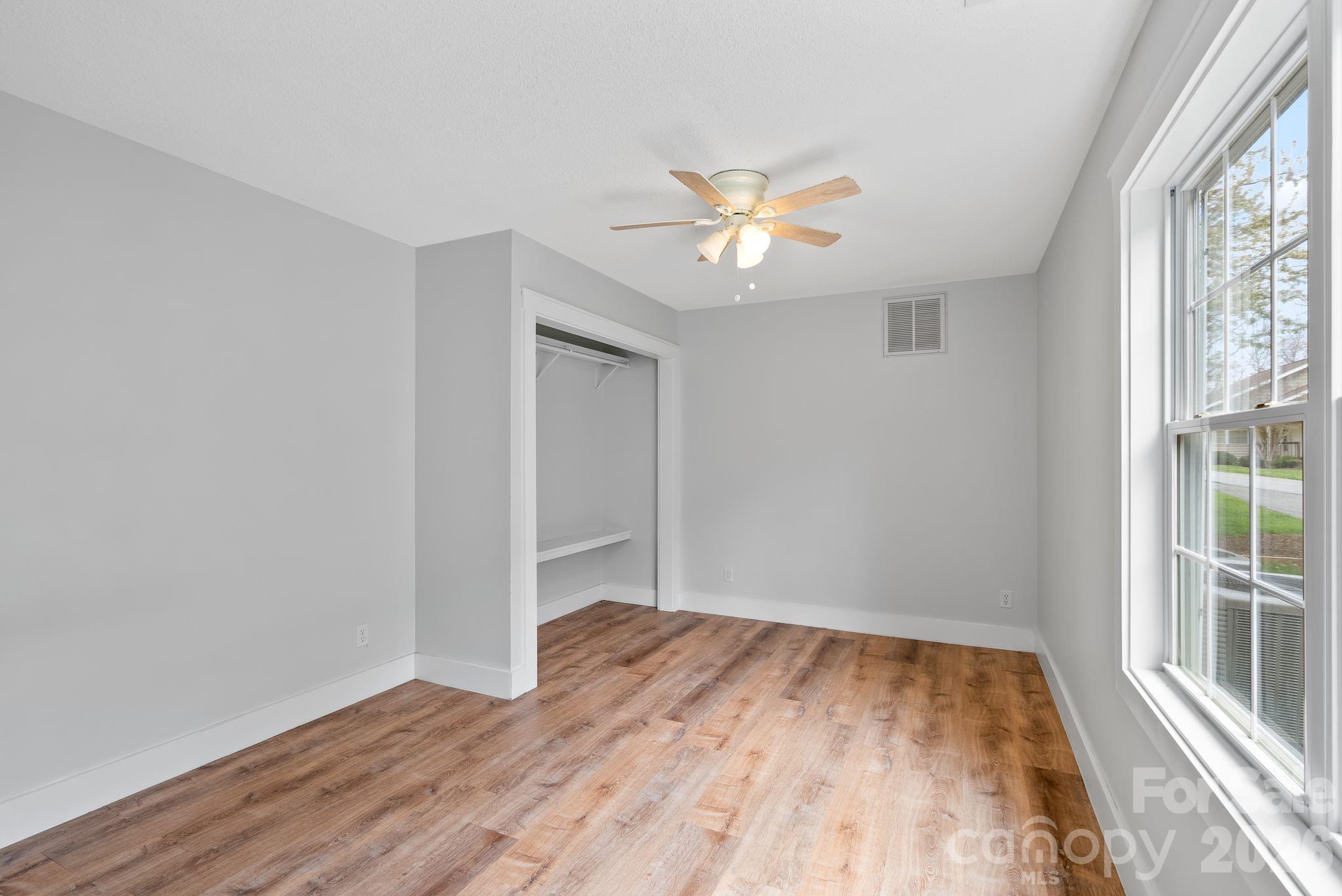 73 Creeks End Circle — Mills River