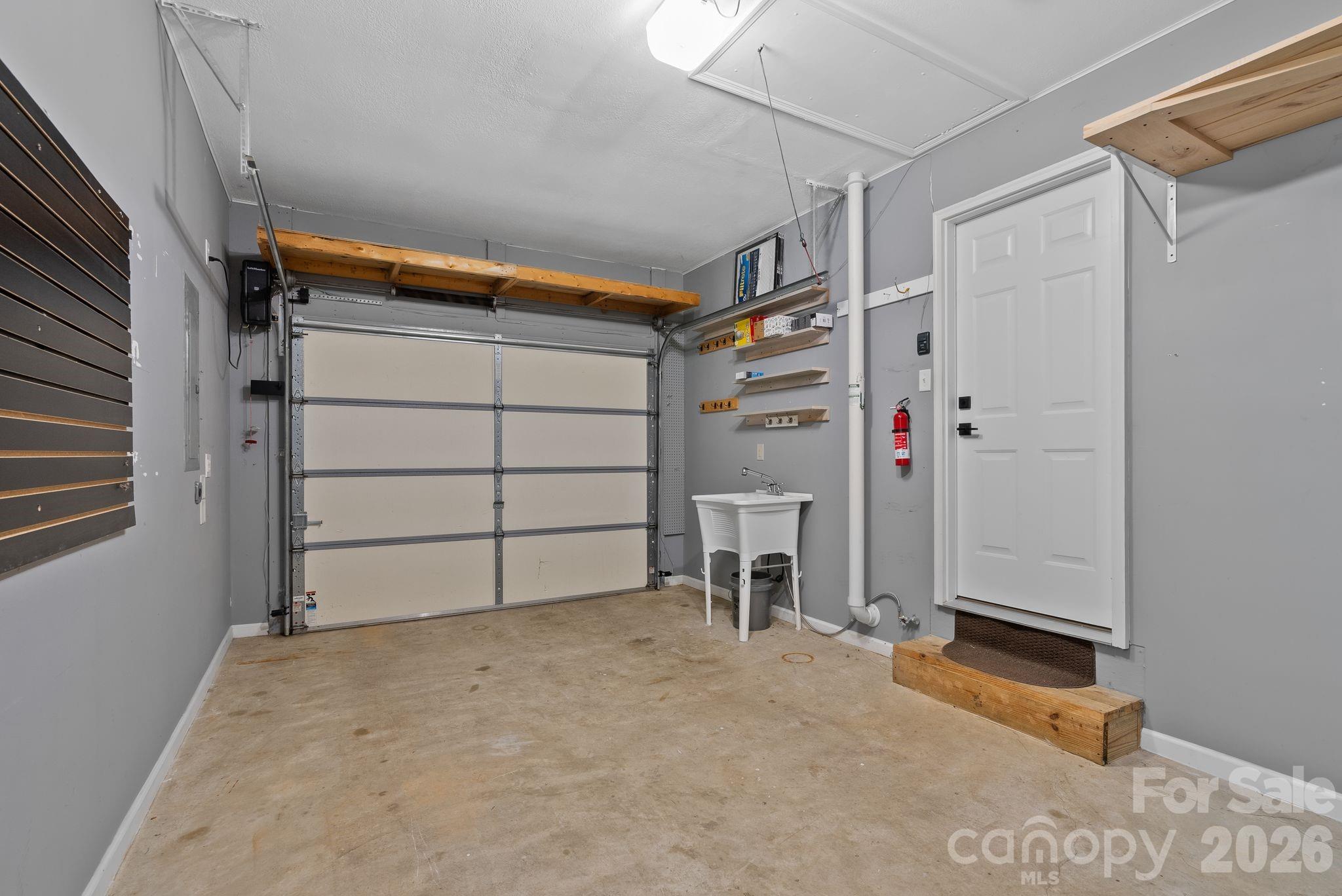 73 Creeks End Circle — Mills River