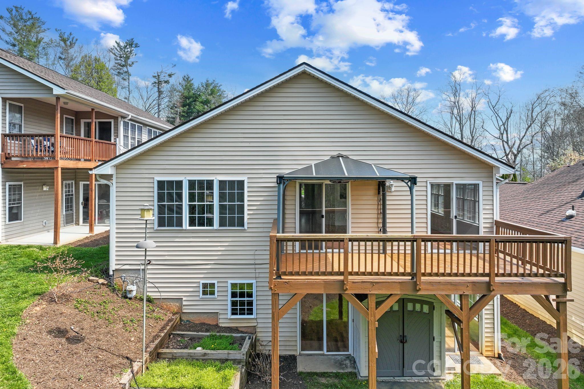 73 Creeks End Circle — Mills River