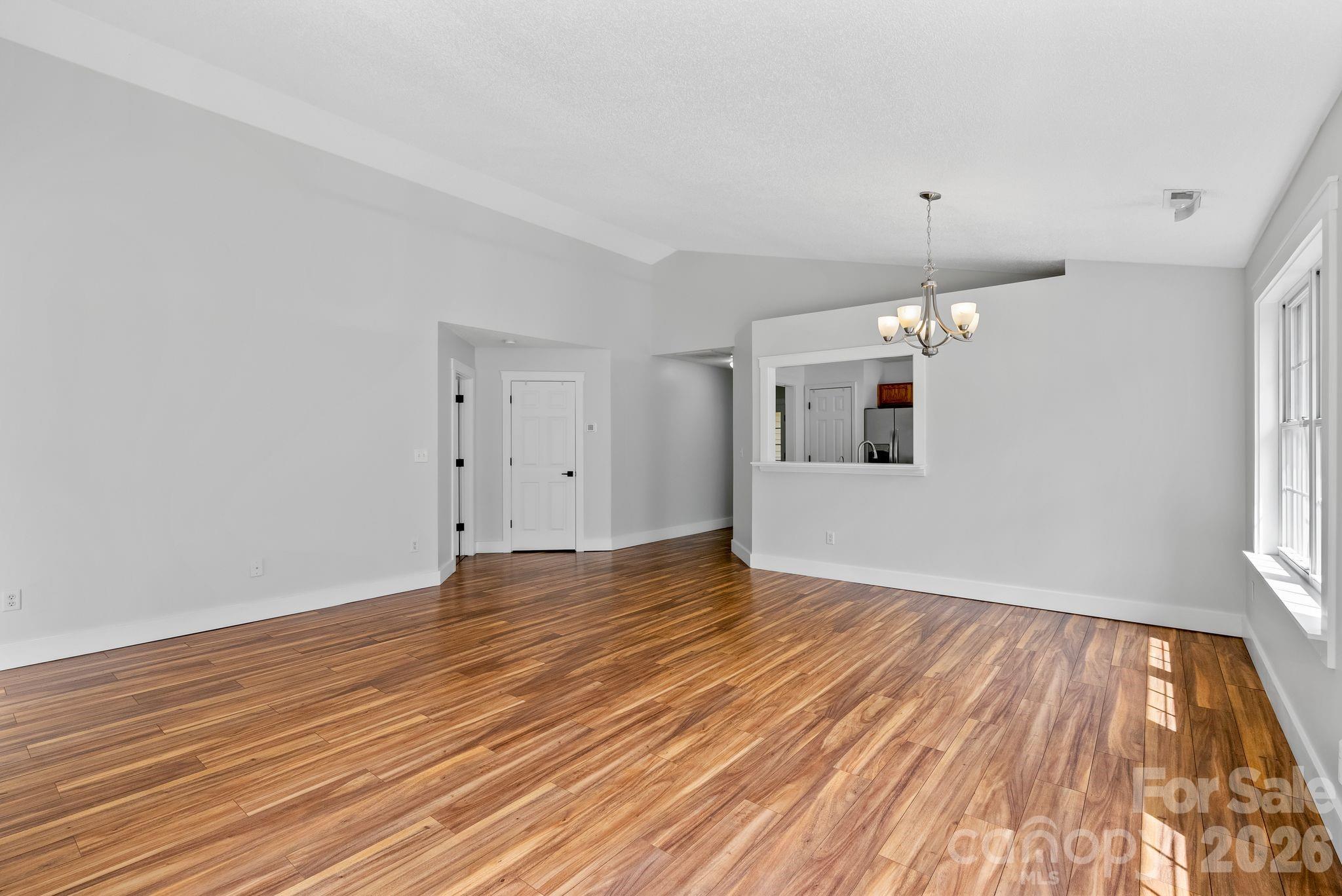 73 Creeks End Circle — Mills River