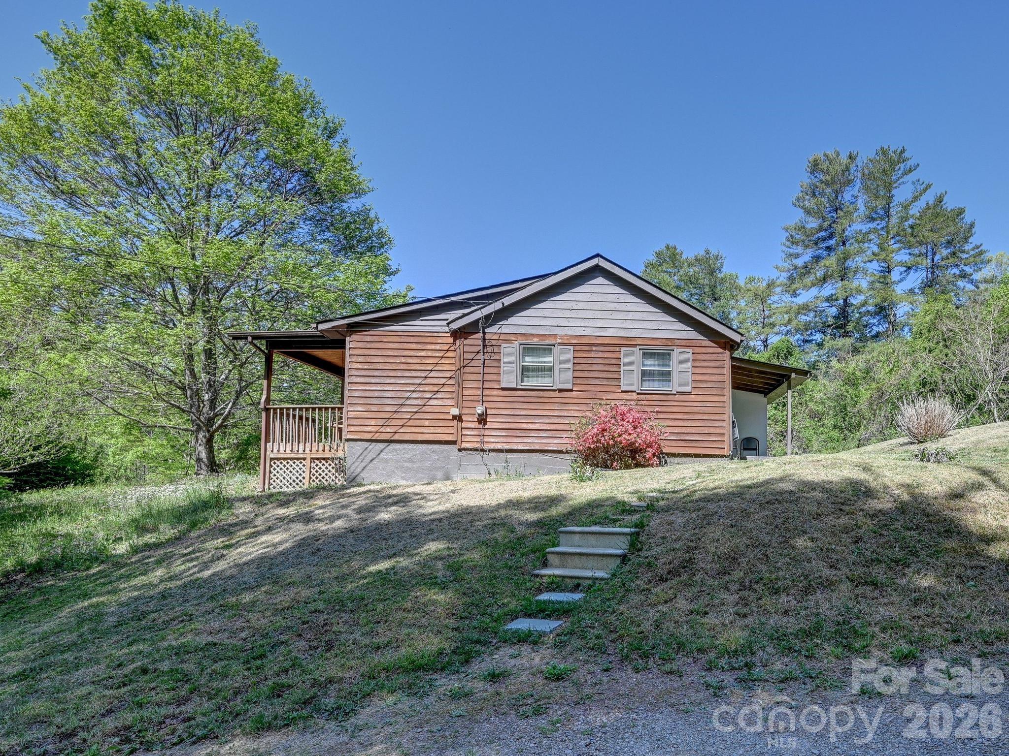 623 School Road — Asheville