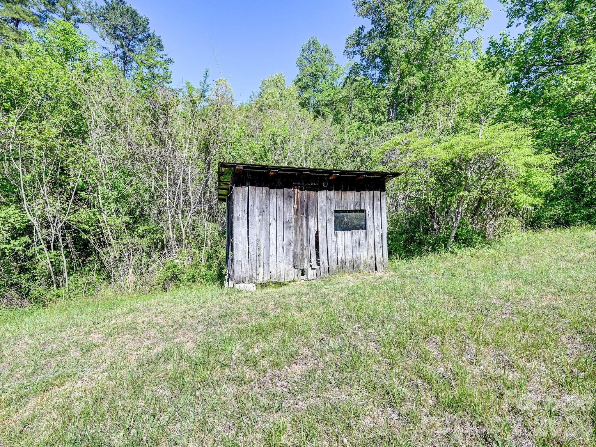 623 School Road — Asheville