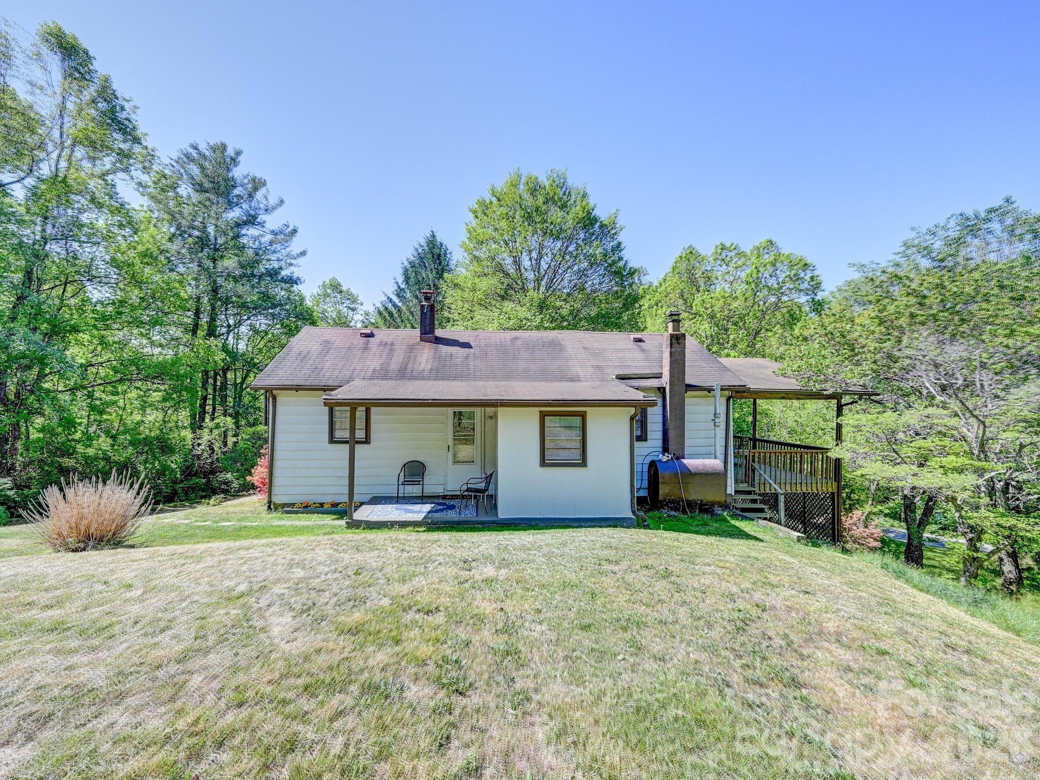 623 School Road — Asheville