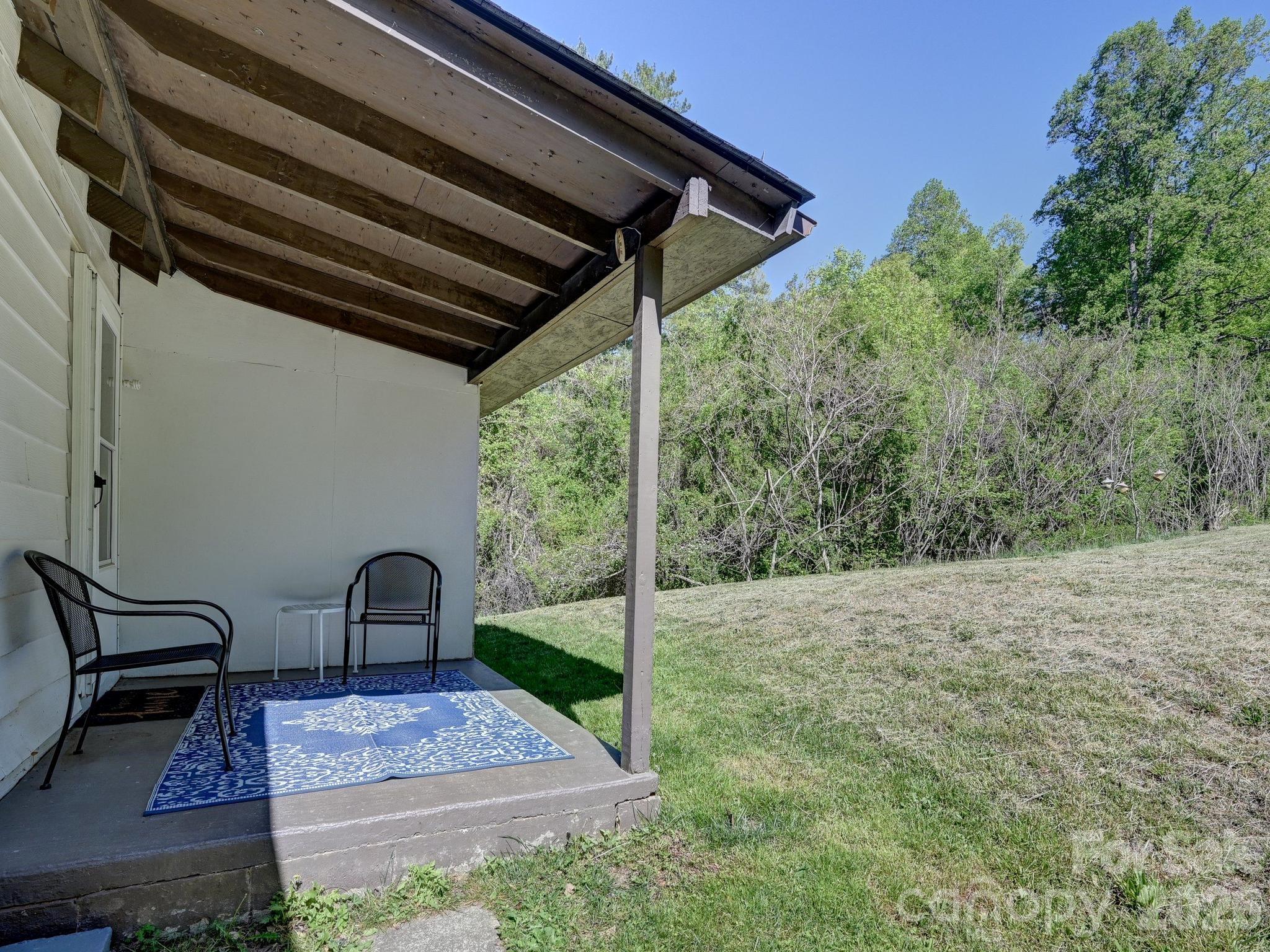 623 School Road — Asheville