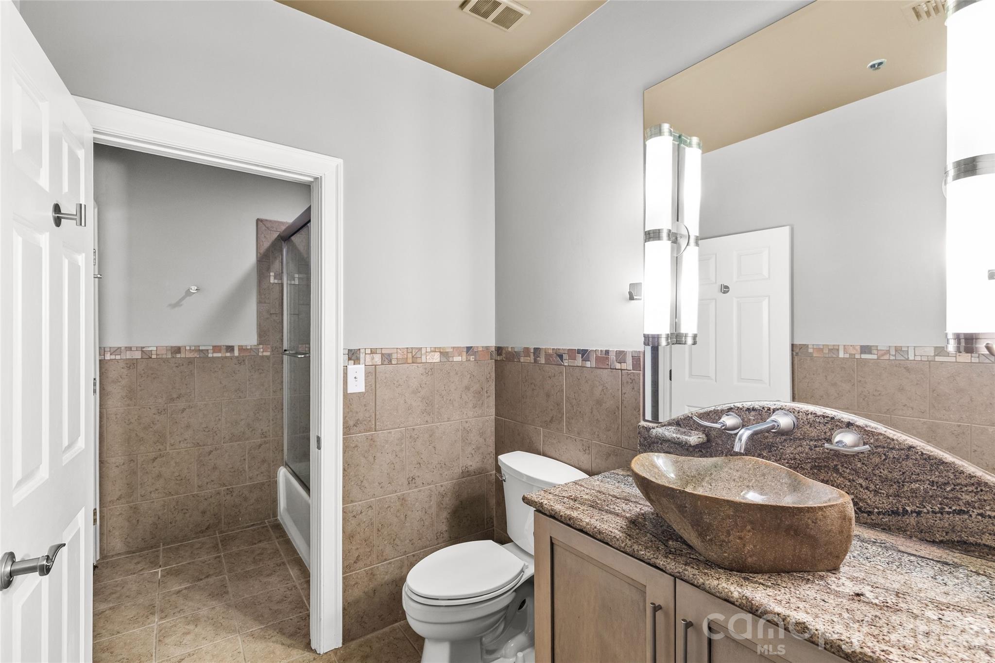 127 N Tryon Street #410 — Charlotte