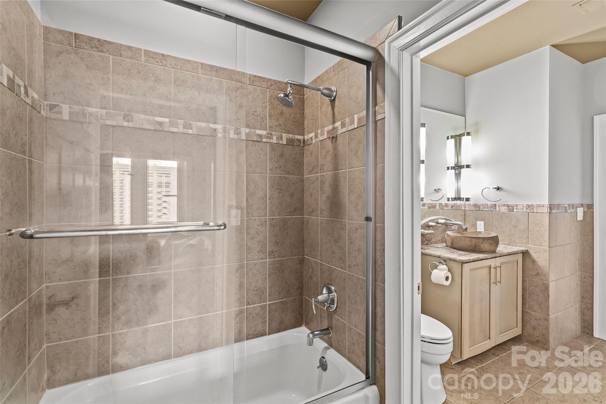 127 N Tryon Street #410 — Charlotte