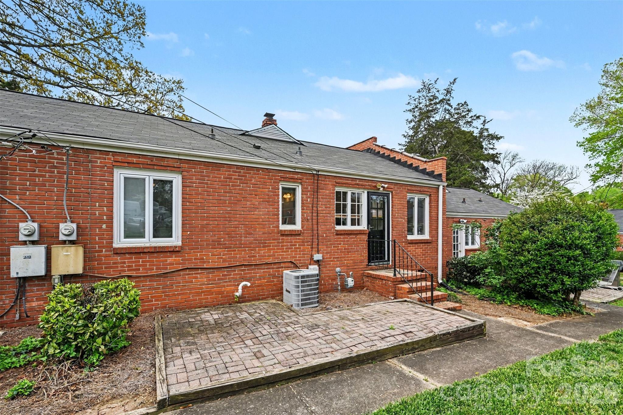1811 Lynnwood Drive — Charlotte