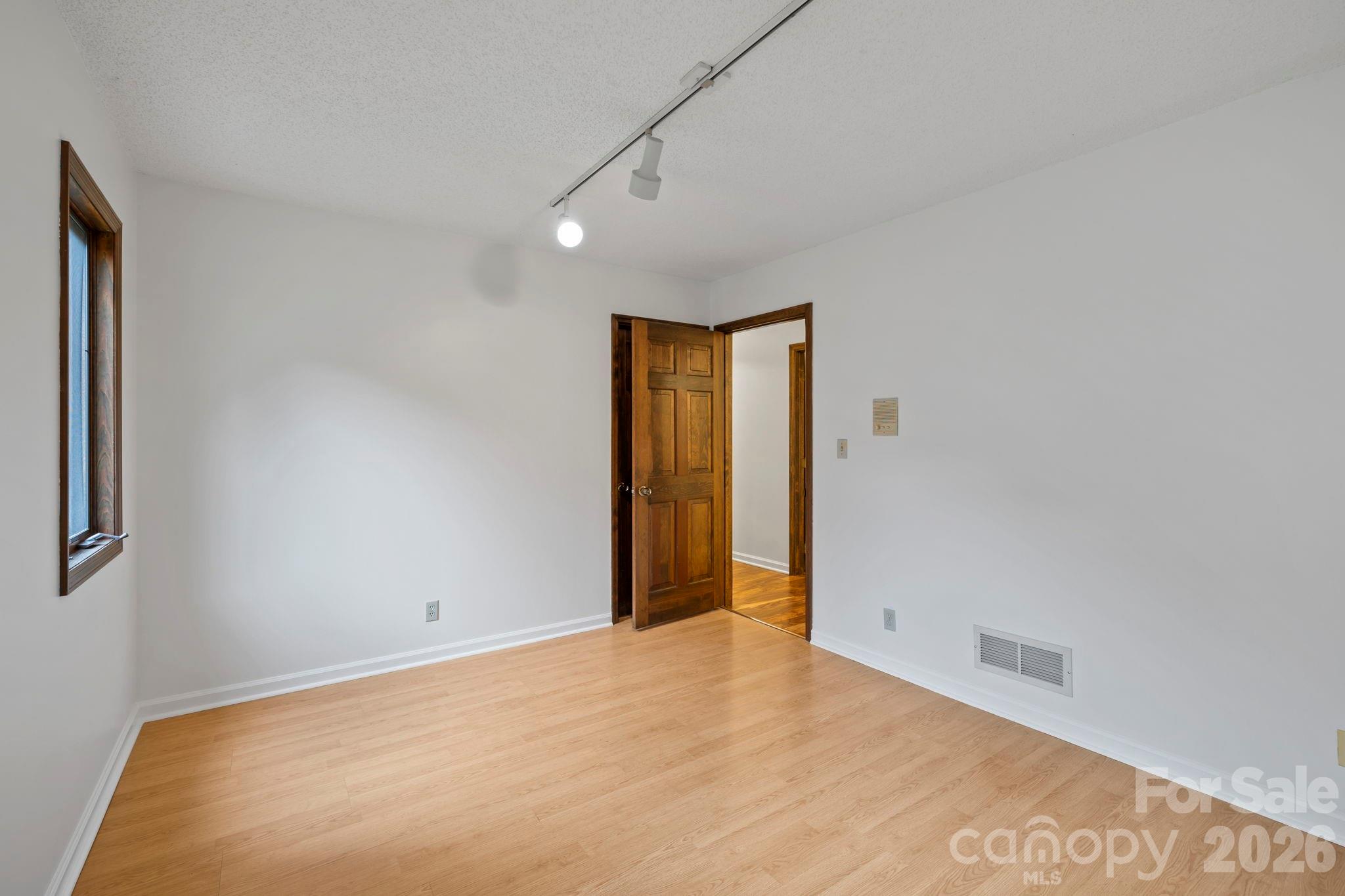 204 Woodfield Drive — Asheville