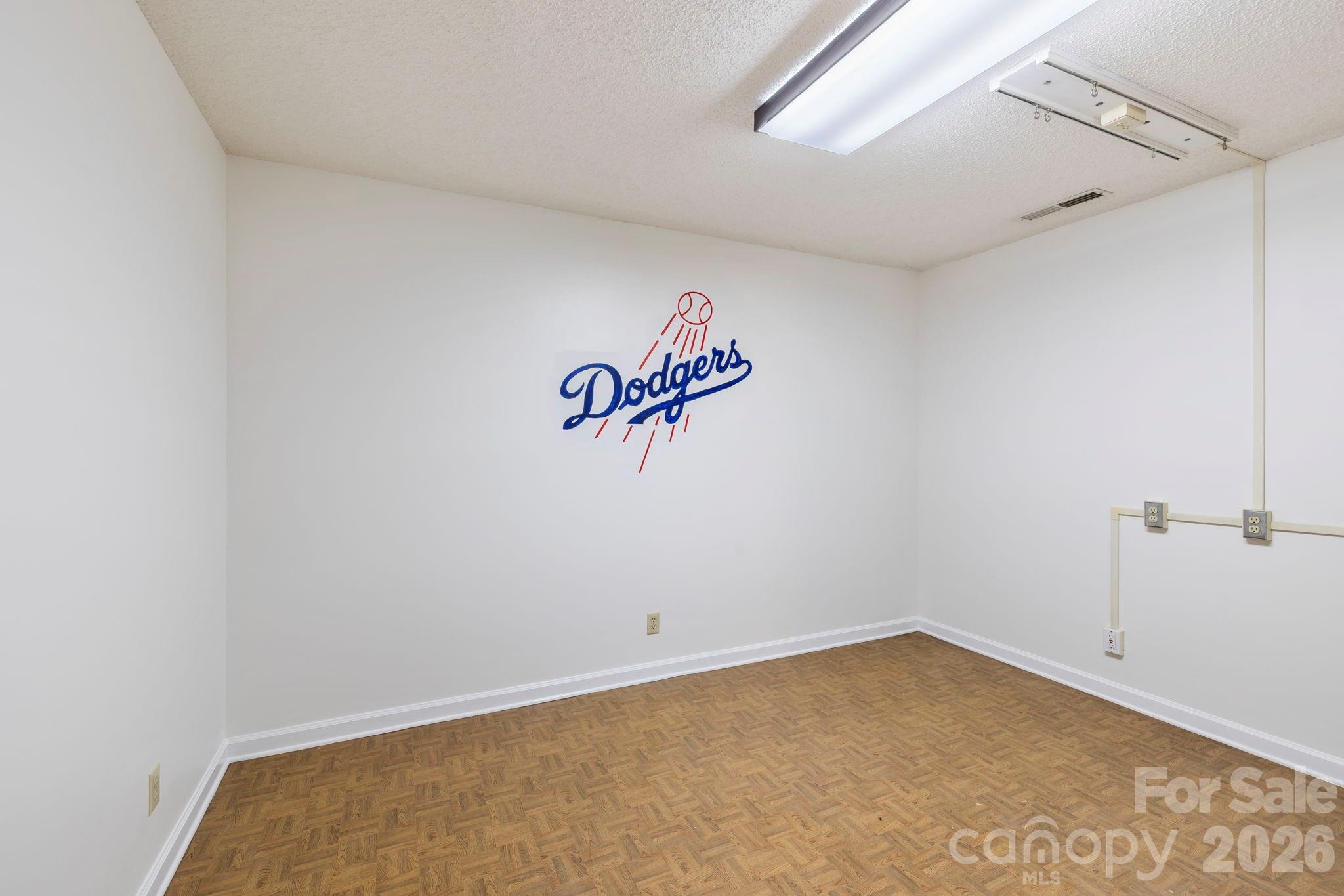 204 Woodfield Drive — Asheville