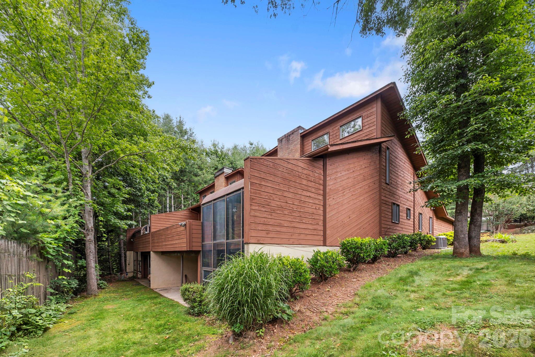 204 Woodfield Drive — Asheville