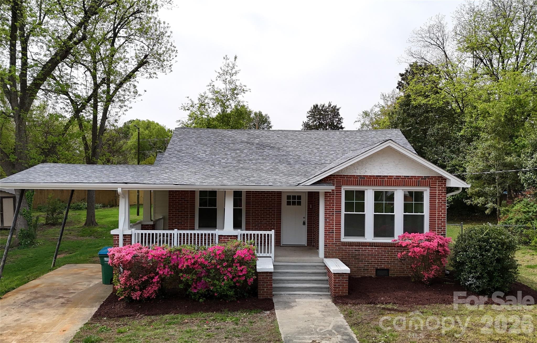 307 W Washington Avenue — Bessemer City