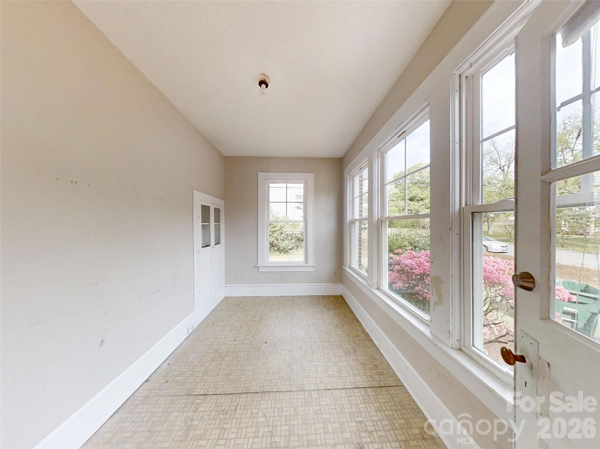 307 W Washington Avenue — Bessemer City