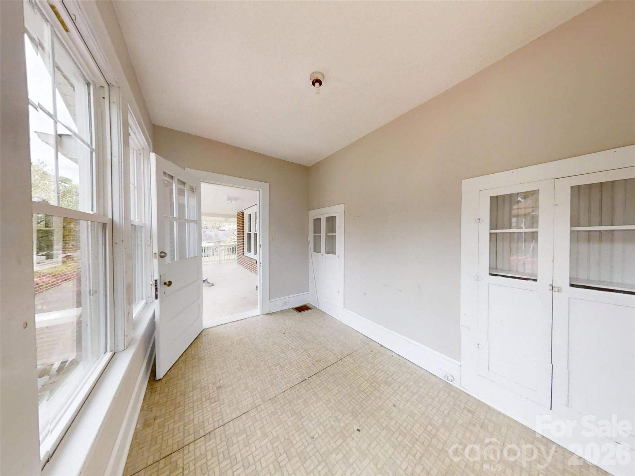 307 W Washington Avenue — Bessemer City