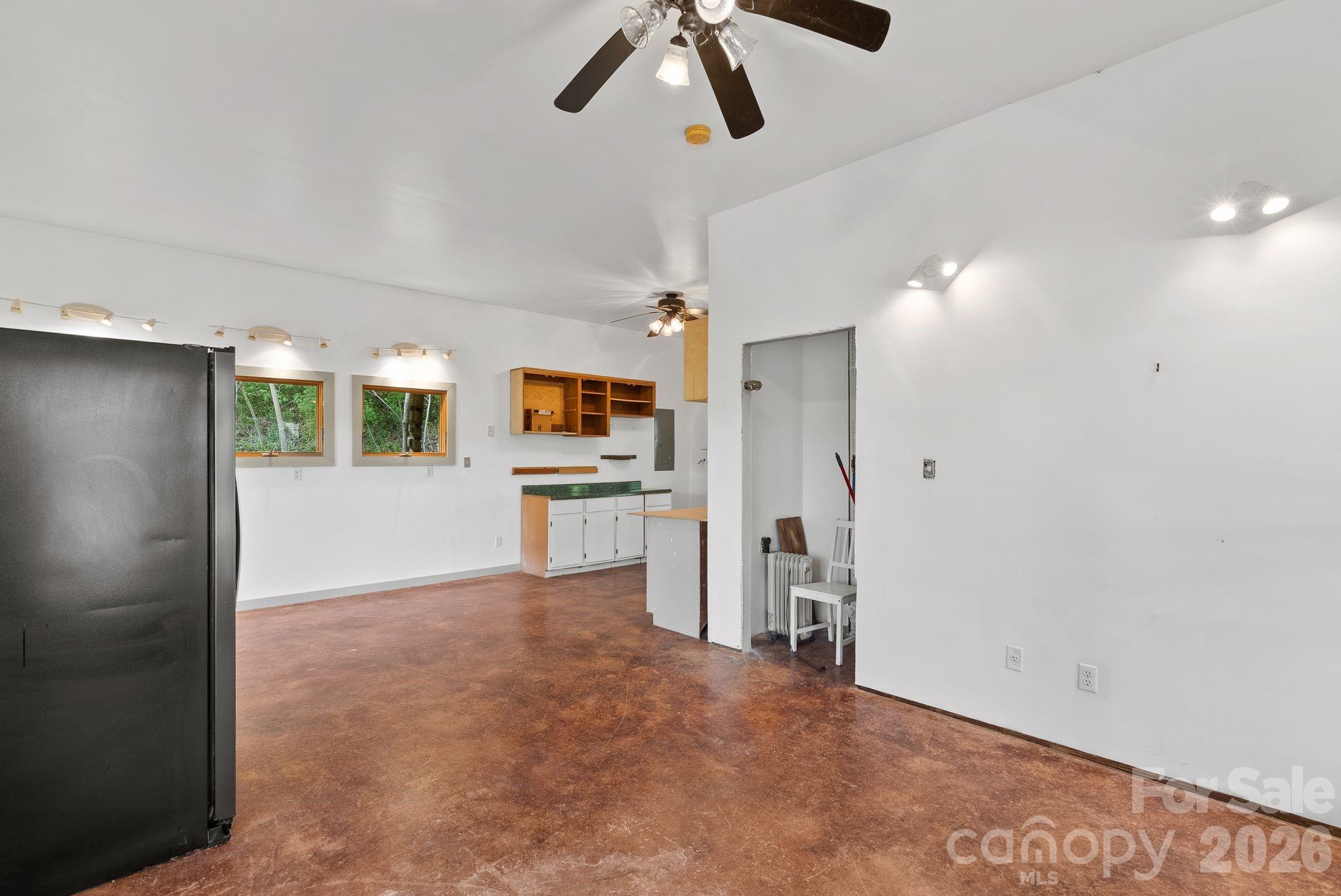 310 Burr Ridge — Marshall
