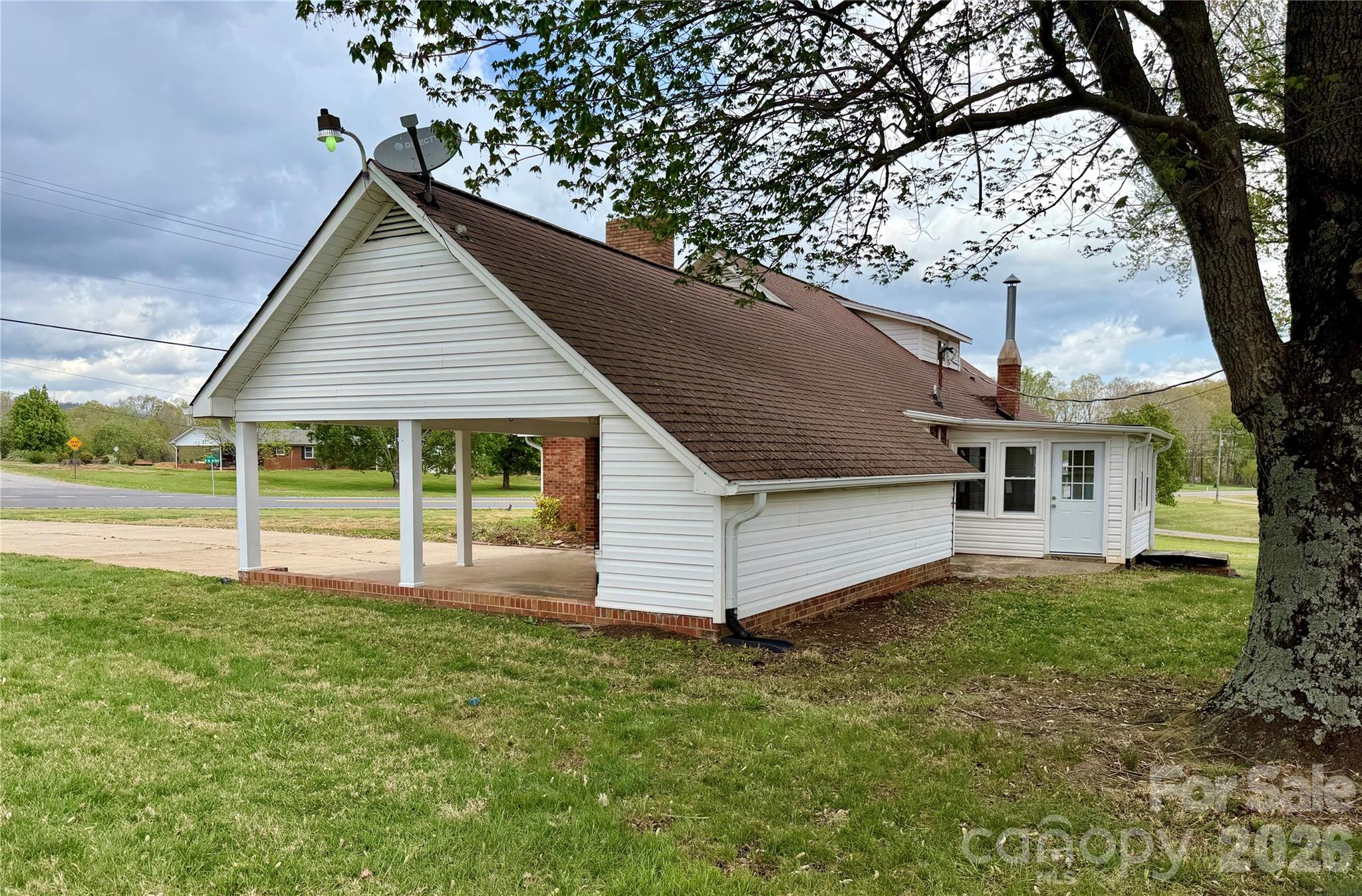 6257 W NC 10 Highway — Hickory