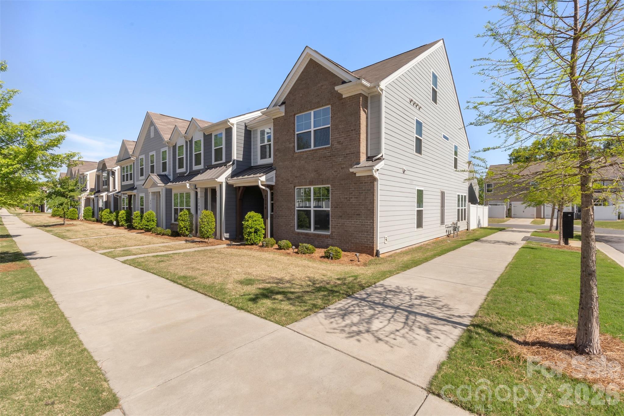 2004 Blewett Drive — Charlotte