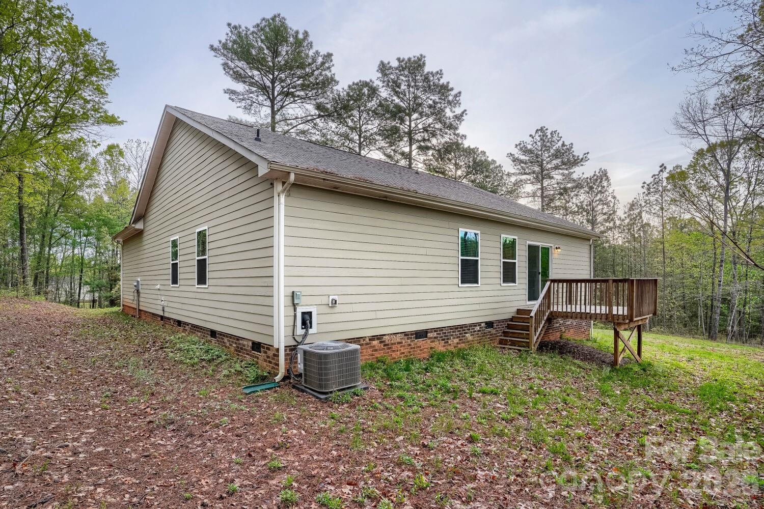 1333 Ron Whicker Drive — Catawba