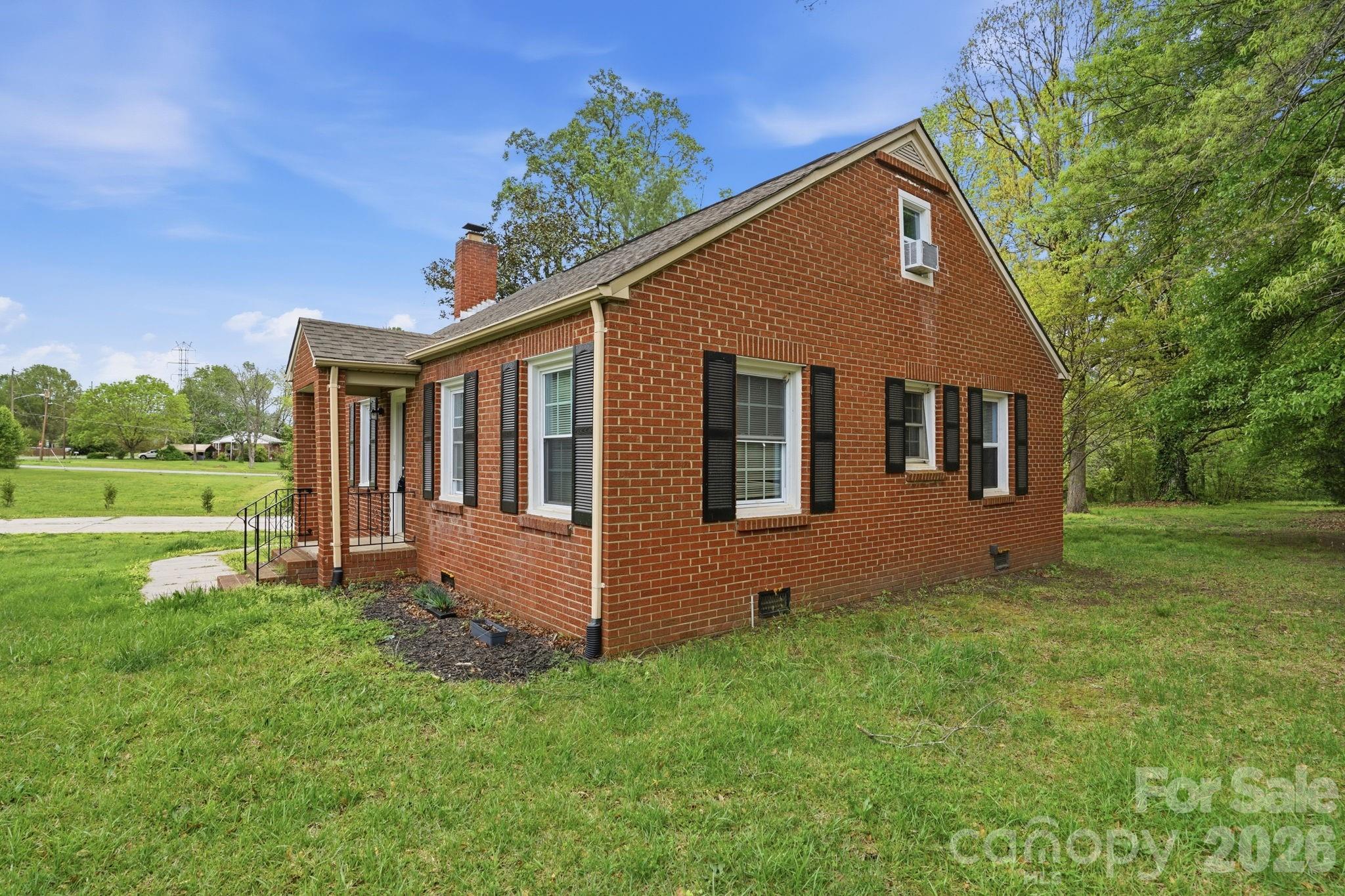 8825 Mcclure Circle — Charlotte