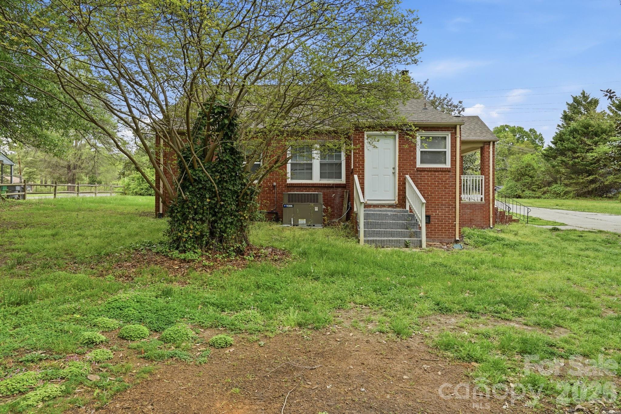 8825 Mcclure Circle — Charlotte