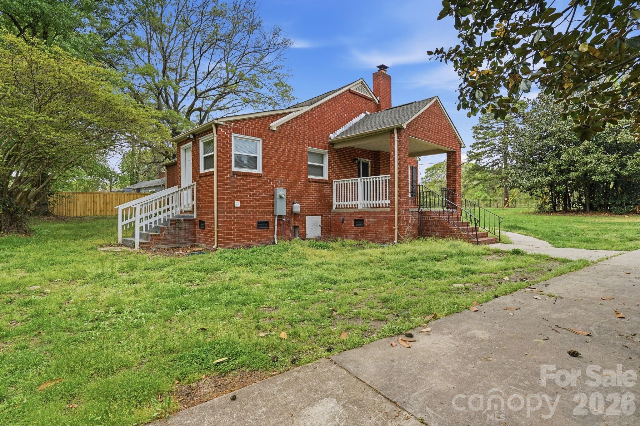 8825 Mcclure Circle — Charlotte