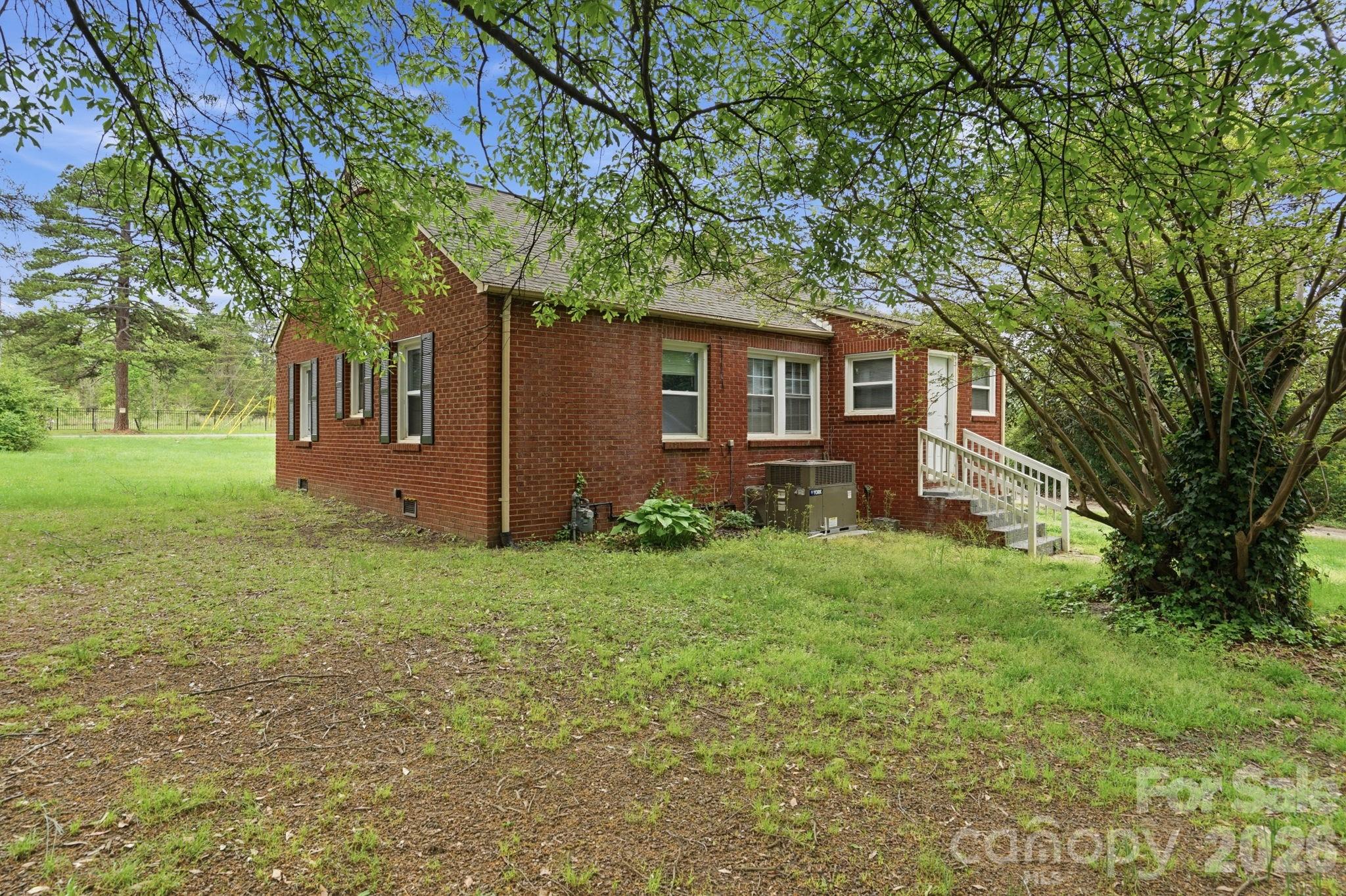 8825 Mcclure Circle — Charlotte