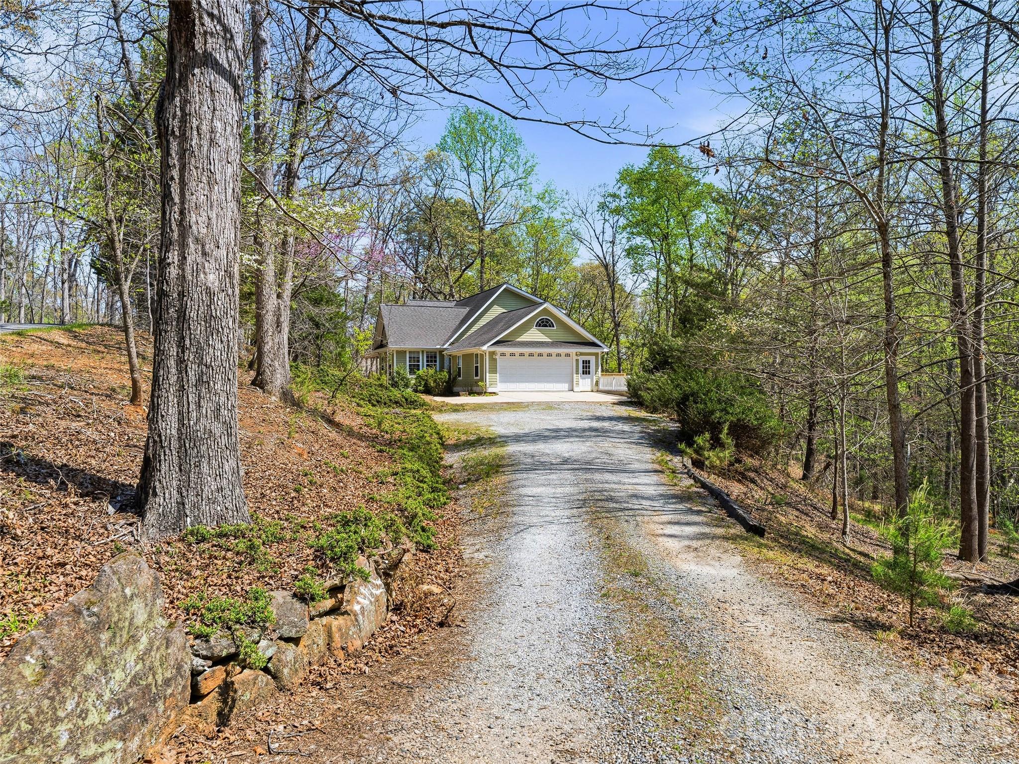 196 Blackbird Lane — Tryon