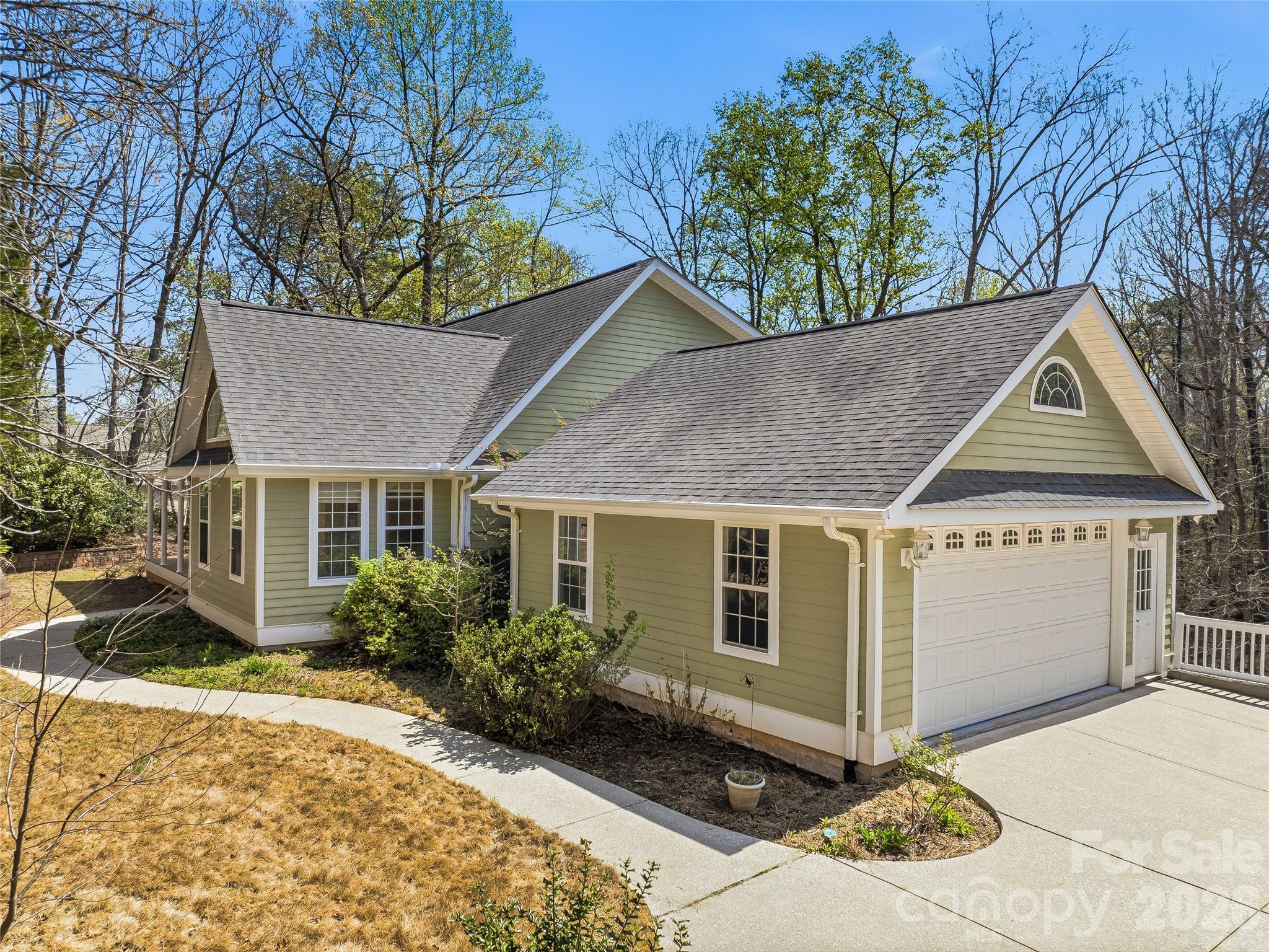 196 Blackbird Lane — Tryon