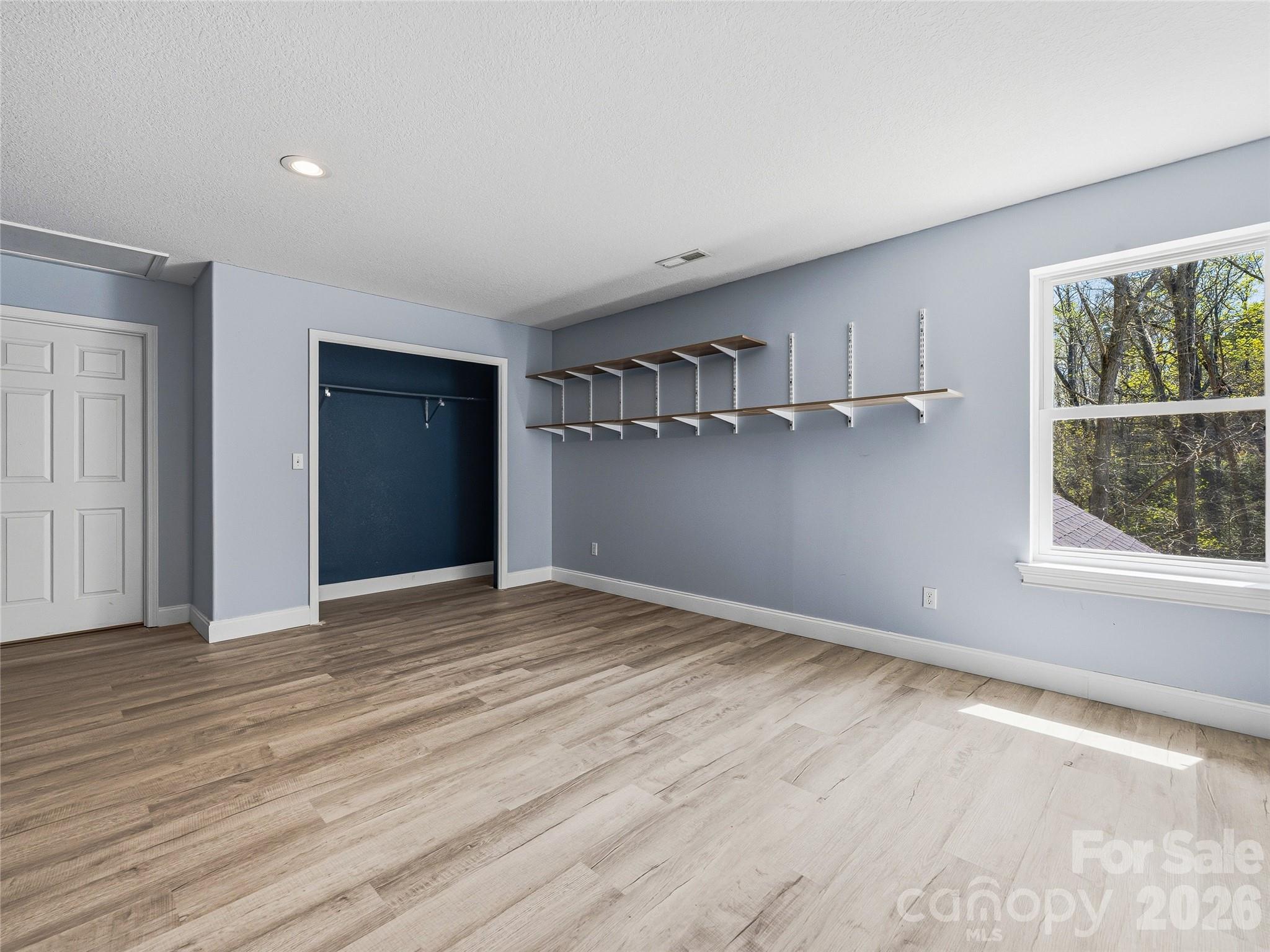 196 Blackbird Lane — Tryon