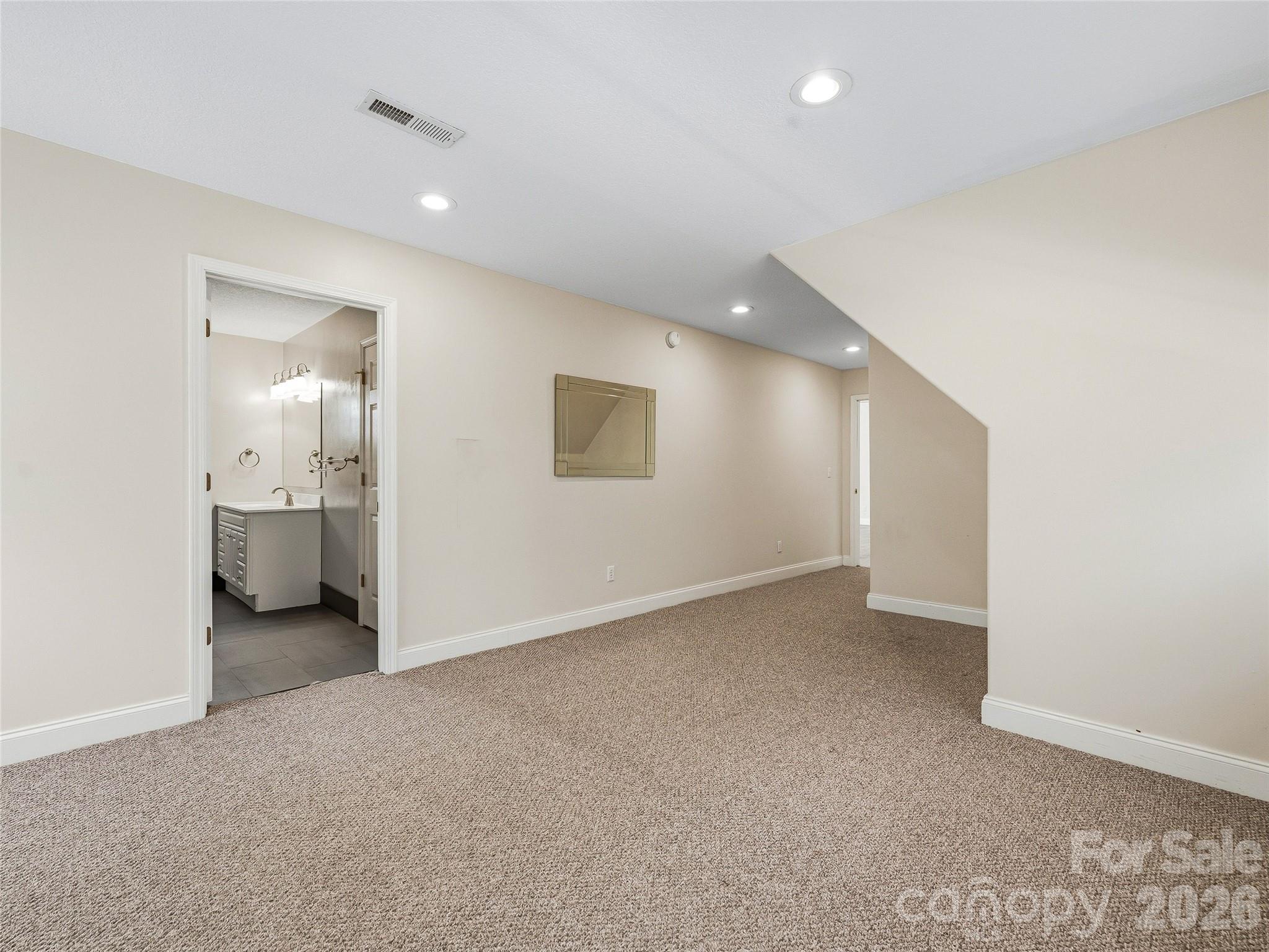 196 Blackbird Lane — Tryon