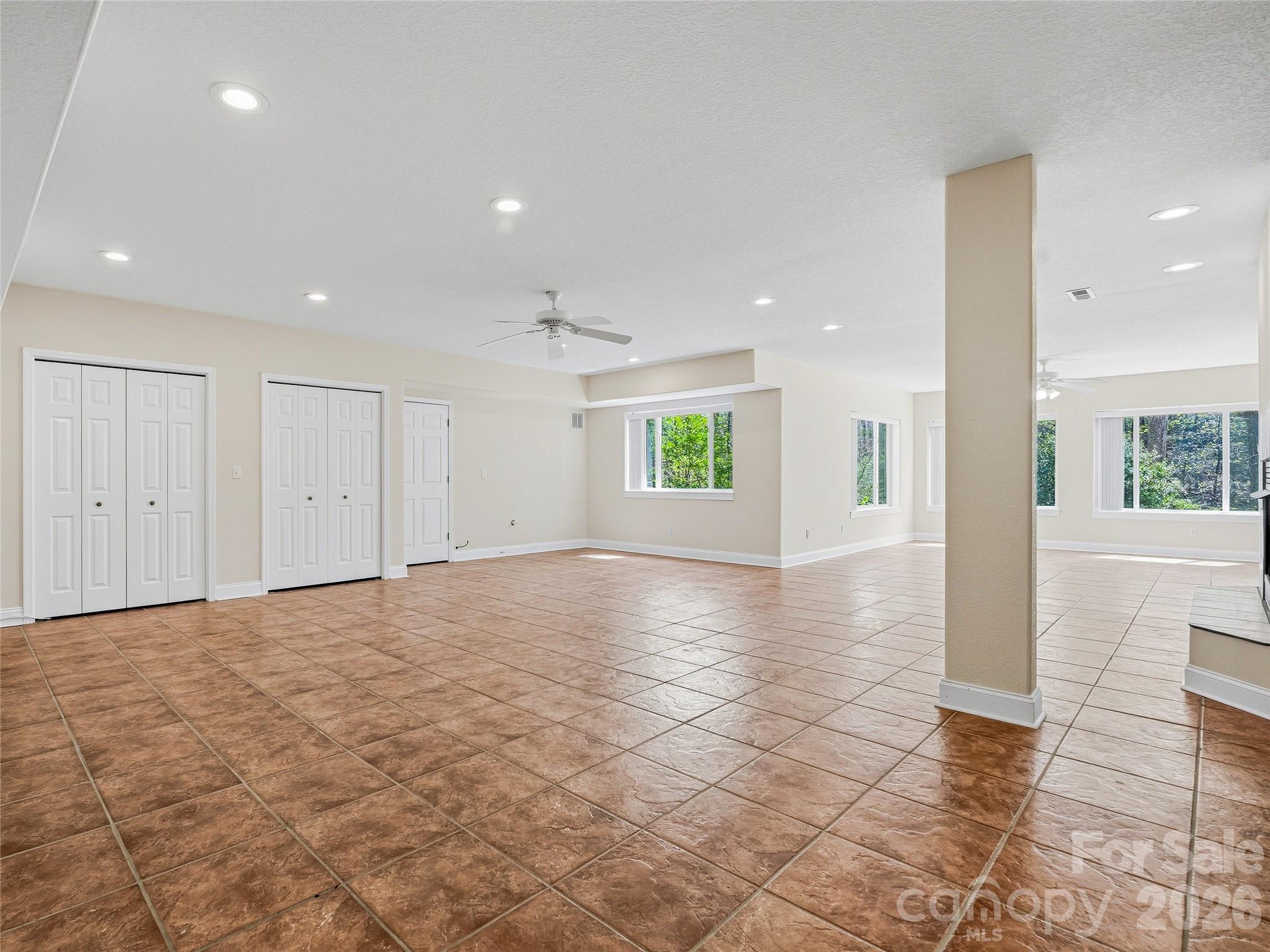 196 Blackbird Lane — Tryon