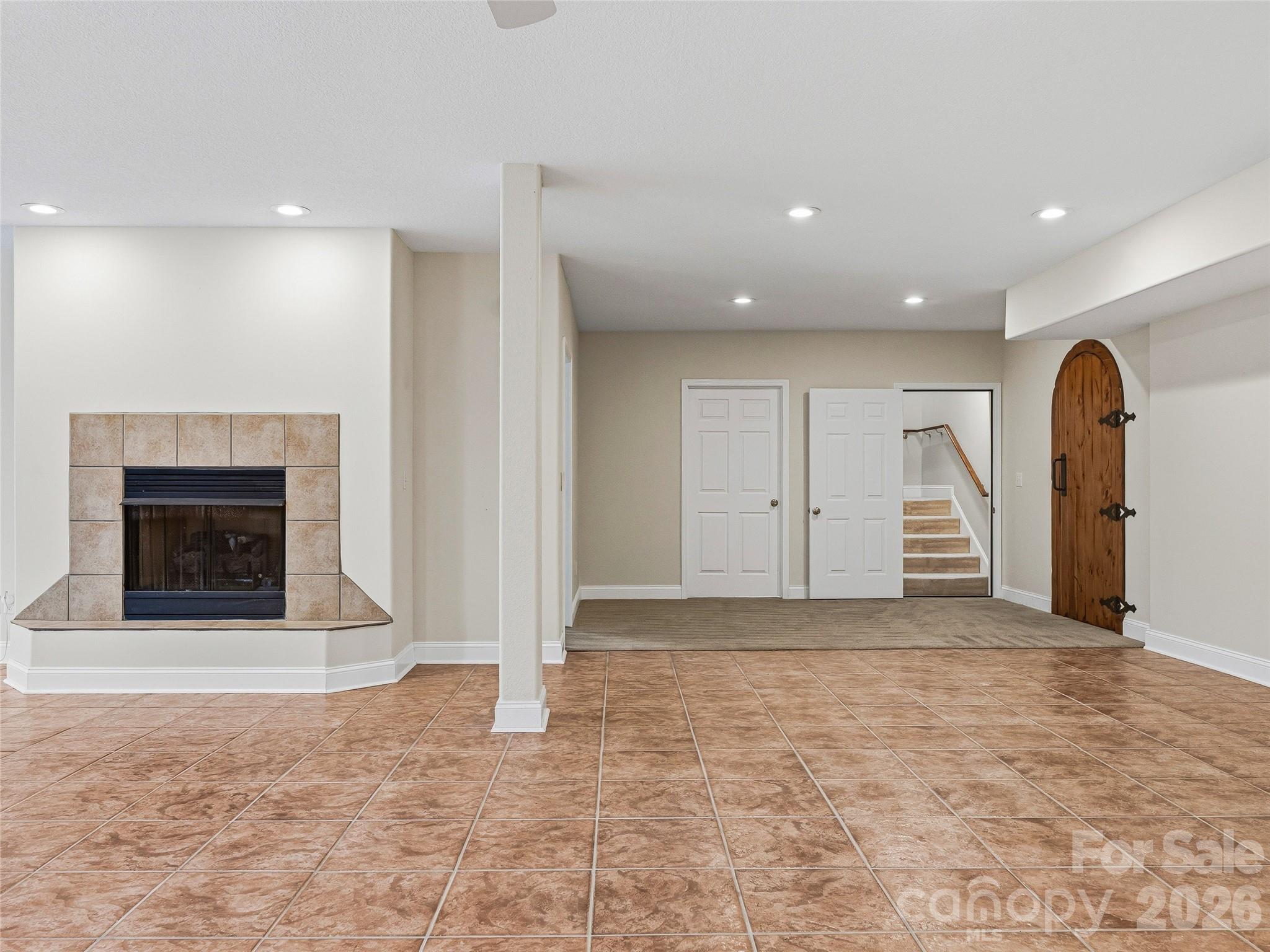 196 Blackbird Lane — Tryon