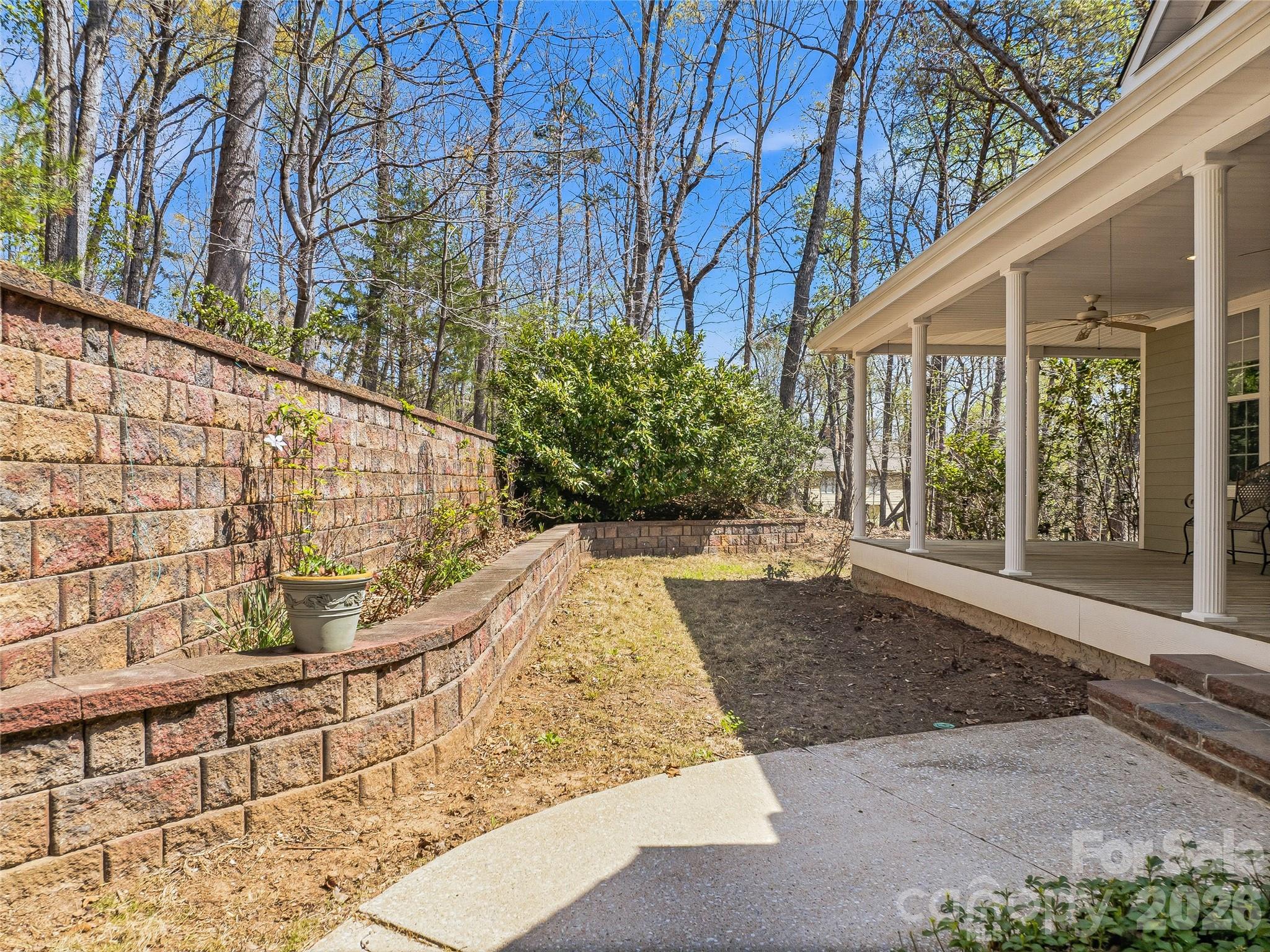 196 Blackbird Lane — Tryon