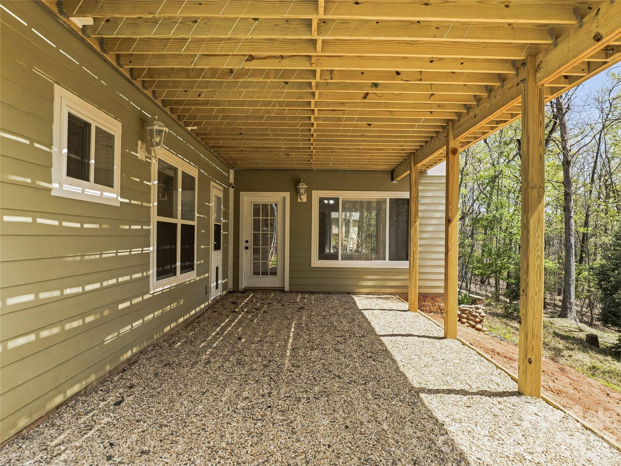 196 Blackbird Lane — Tryon