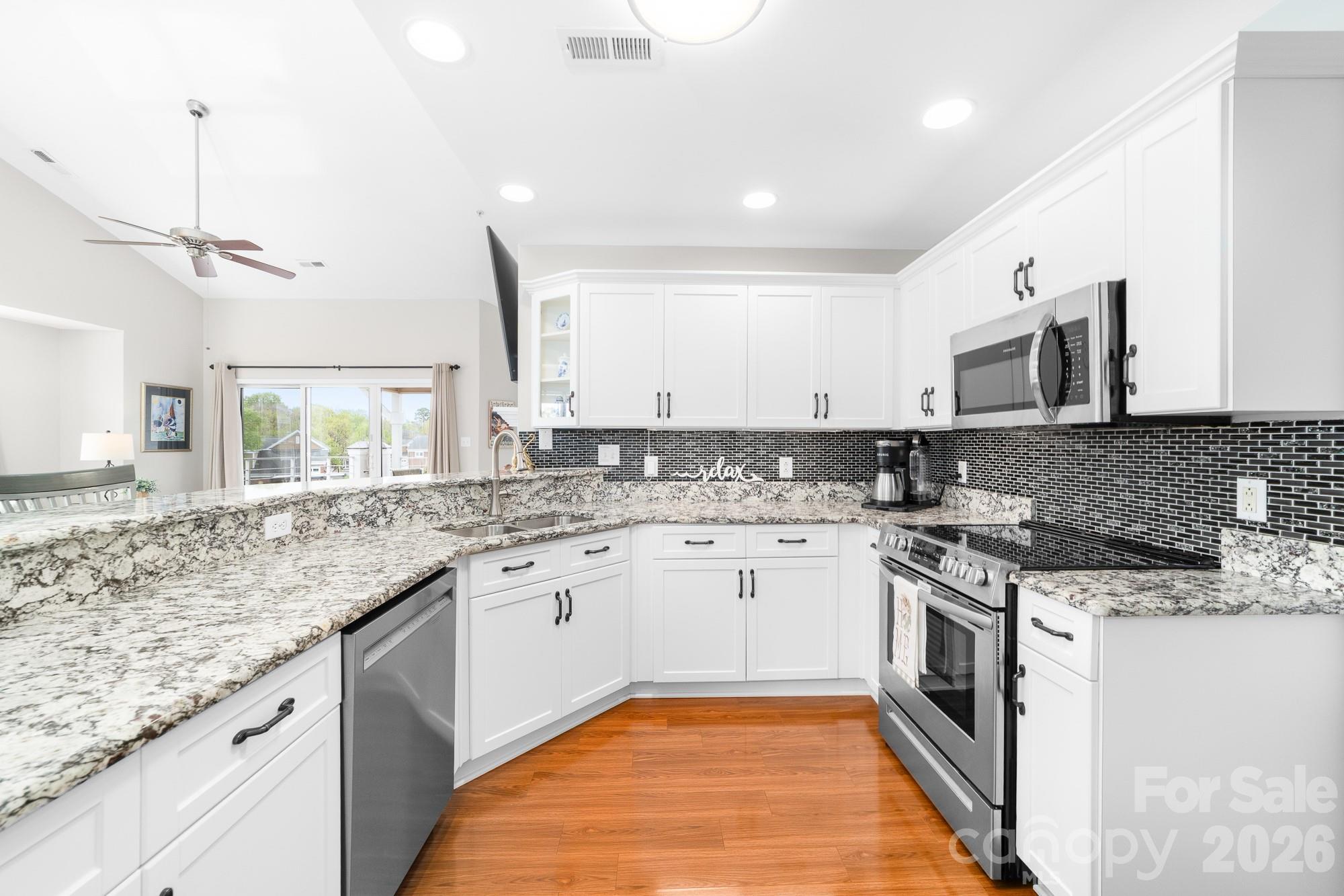 18633 Harborside Drive — Cornelius