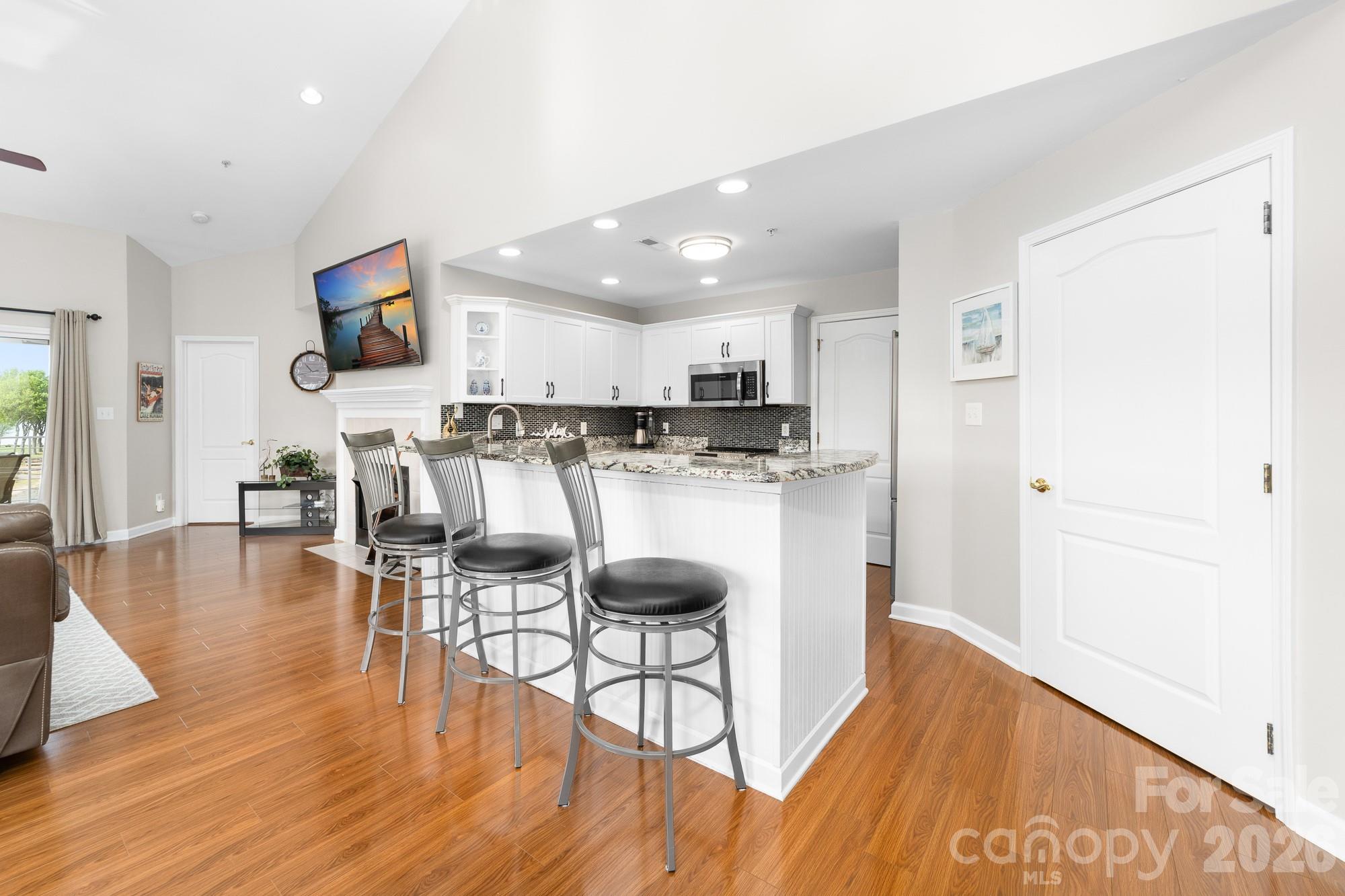 18633 Harborside Drive — Cornelius
