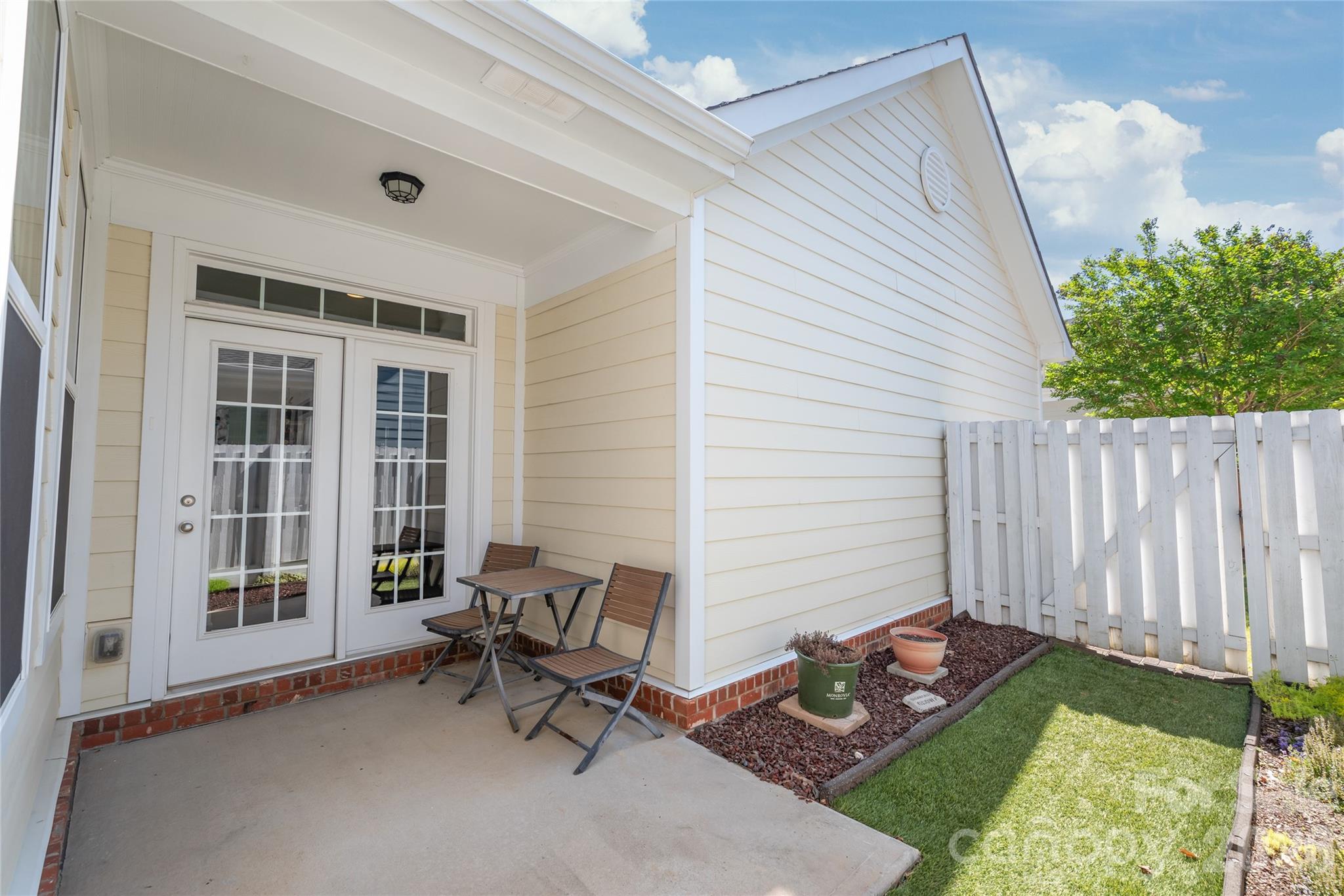 6446 Hove Road — Mint Hill