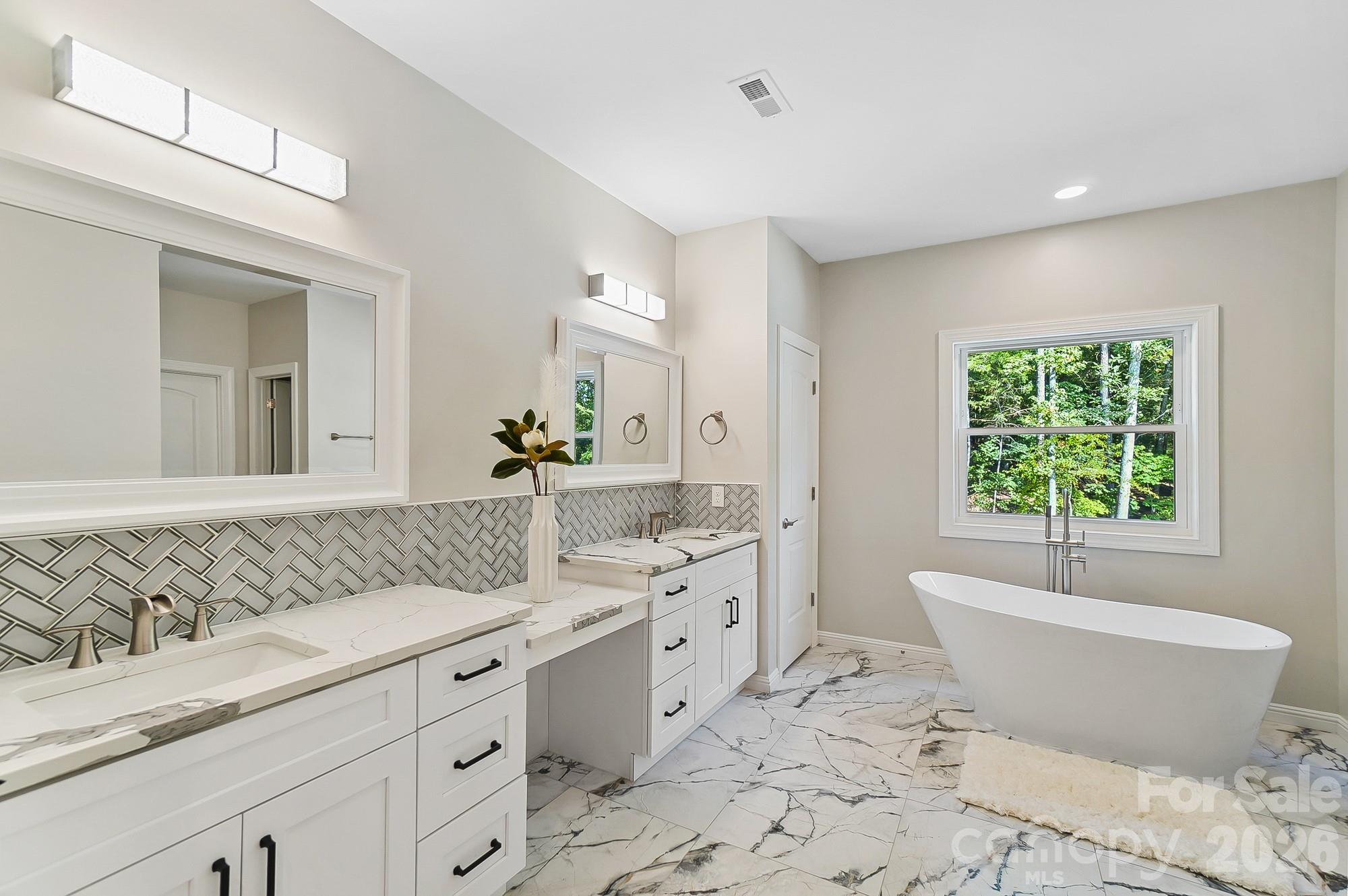 467 COUNTRYWOOD Place SE — Concord
