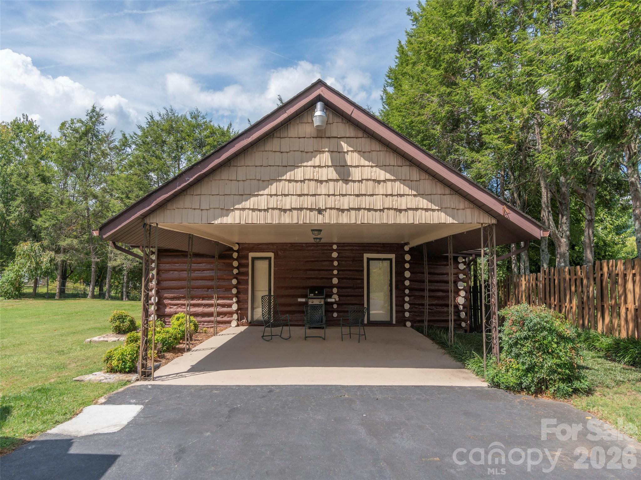 169 N Serpentine Avenue — Hot Springs