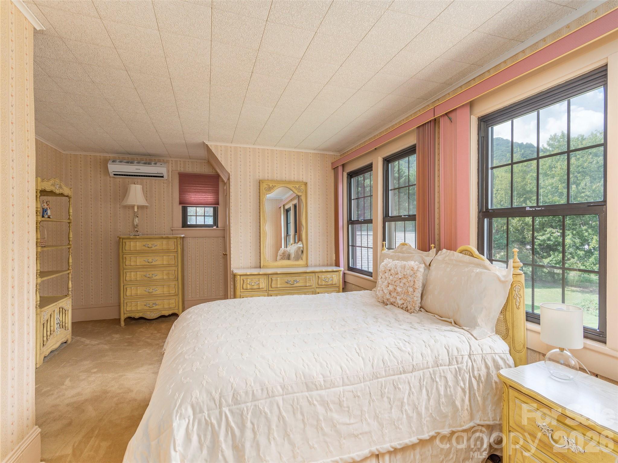 169 N Serpentine Avenue — Hot Springs