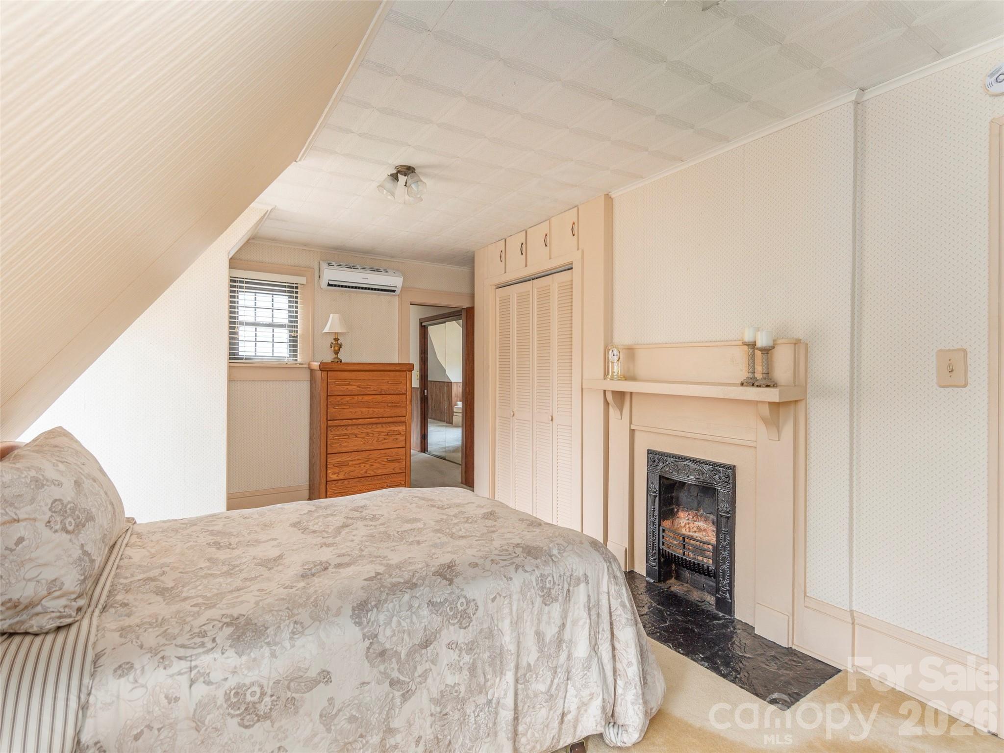 169 N Serpentine Avenue — Hot Springs