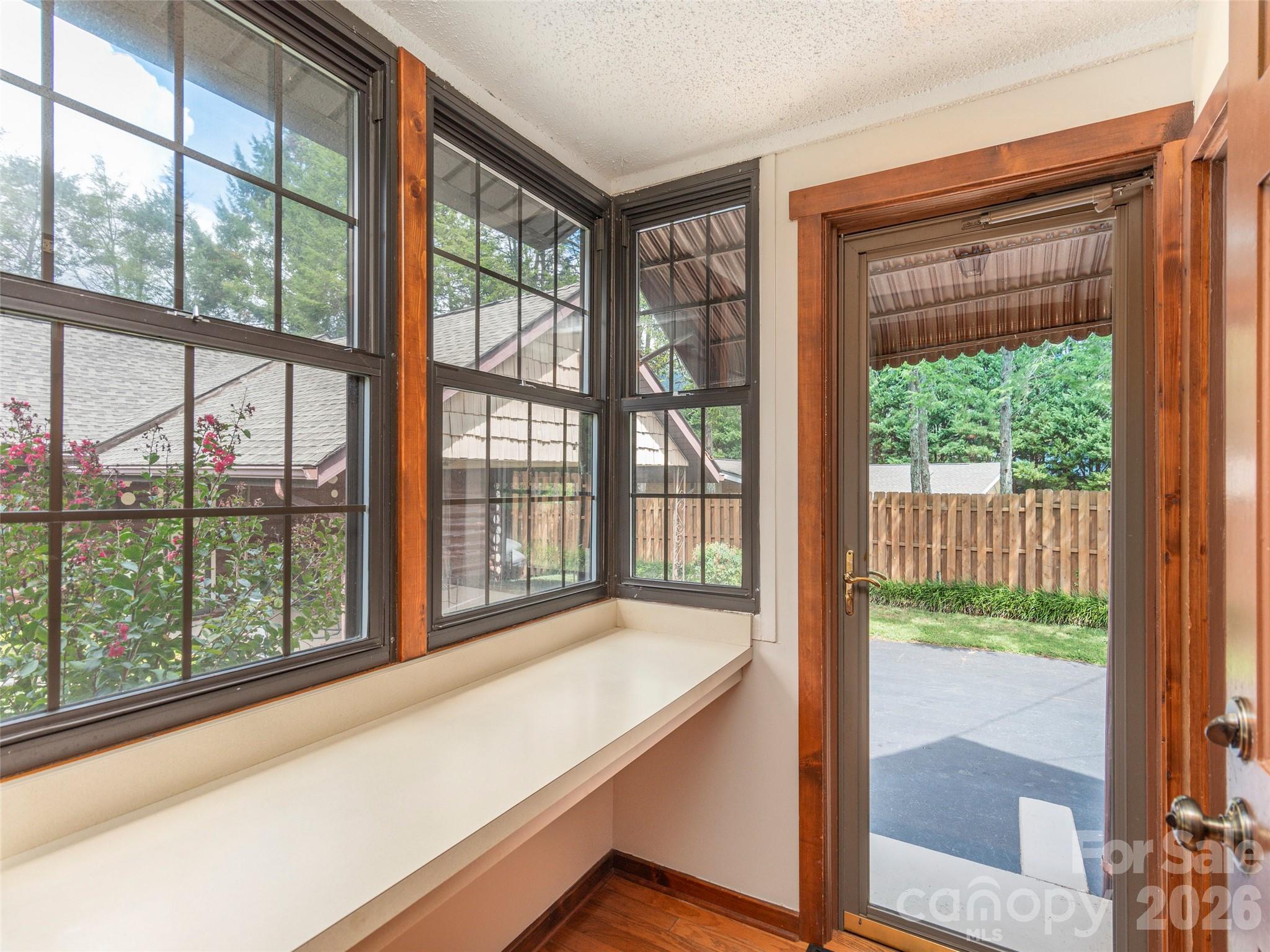 169 N Serpentine Avenue — Hot Springs