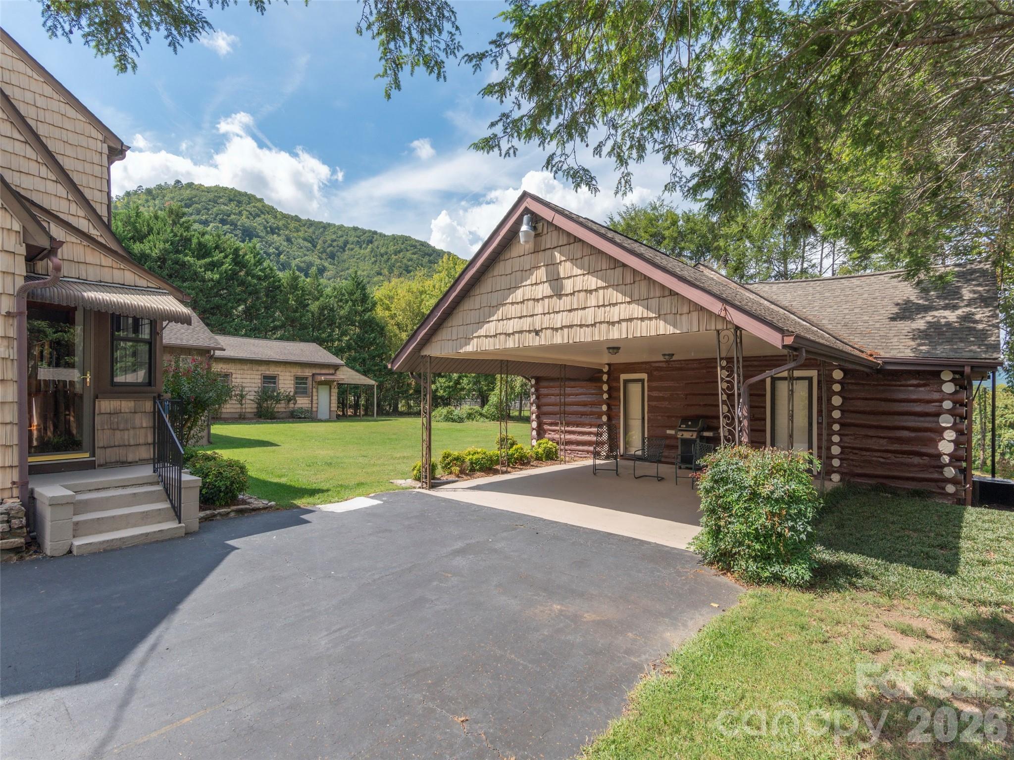 169 N Serpentine Avenue — Hot Springs