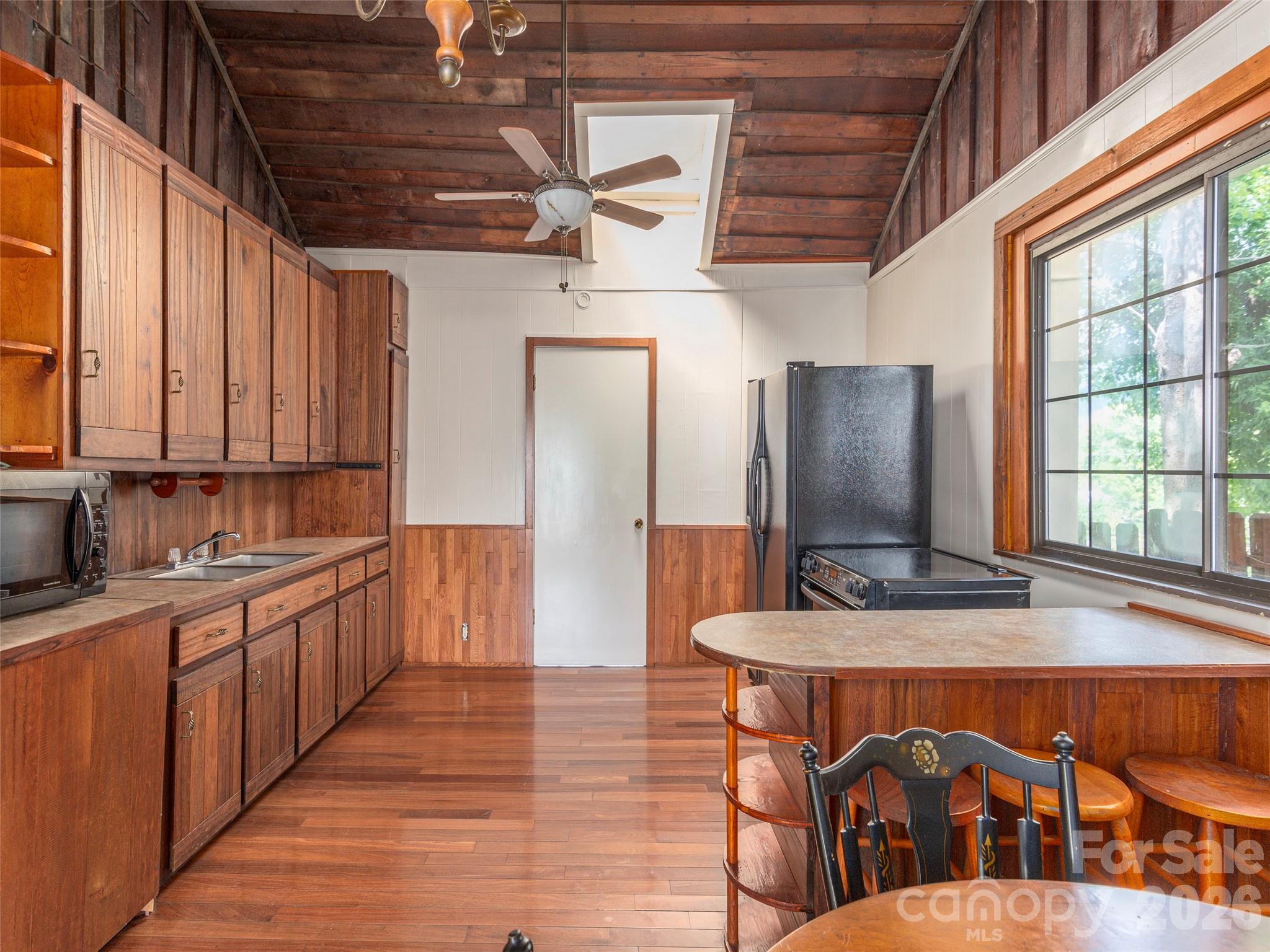 169 N Serpentine Avenue — Hot Springs