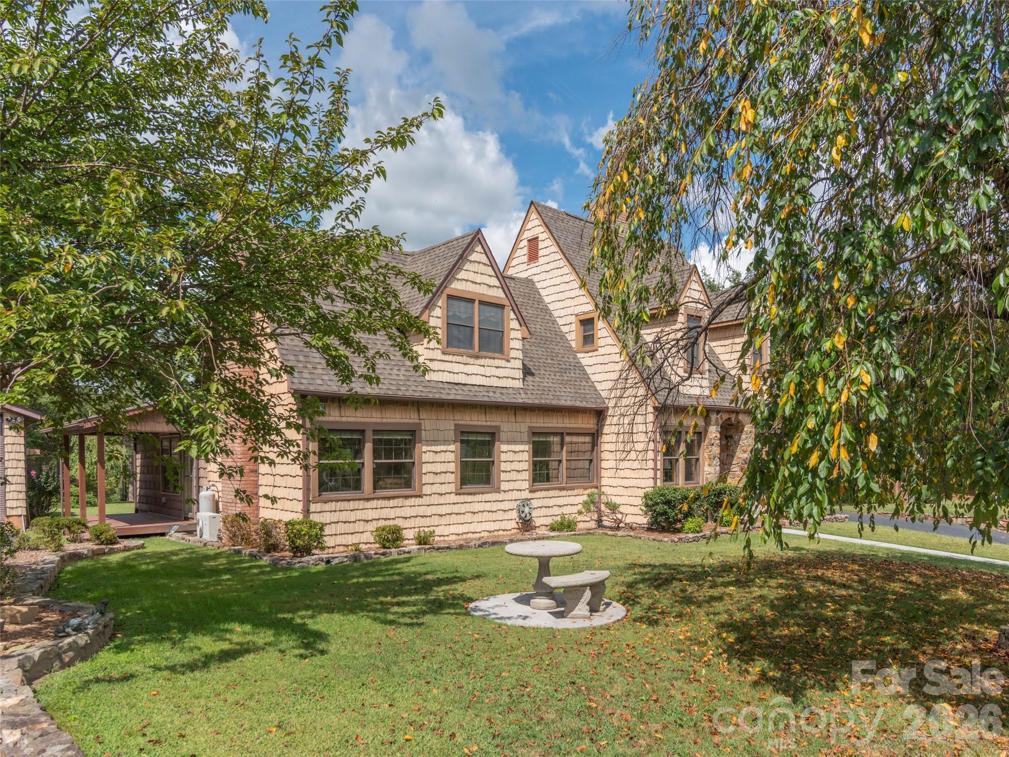 169 N Serpentine Avenue — Hot Springs