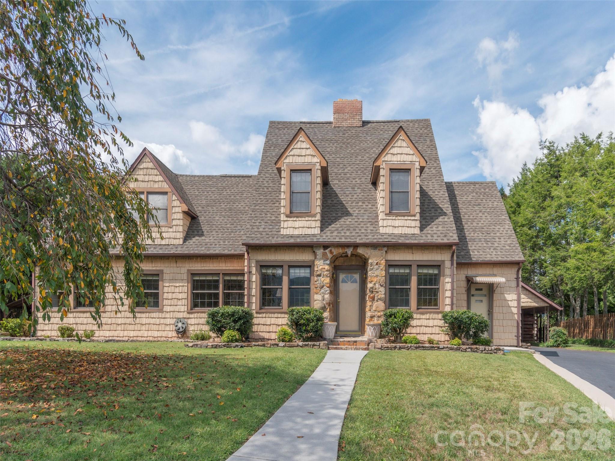 169 N Serpentine Avenue — Hot Springs