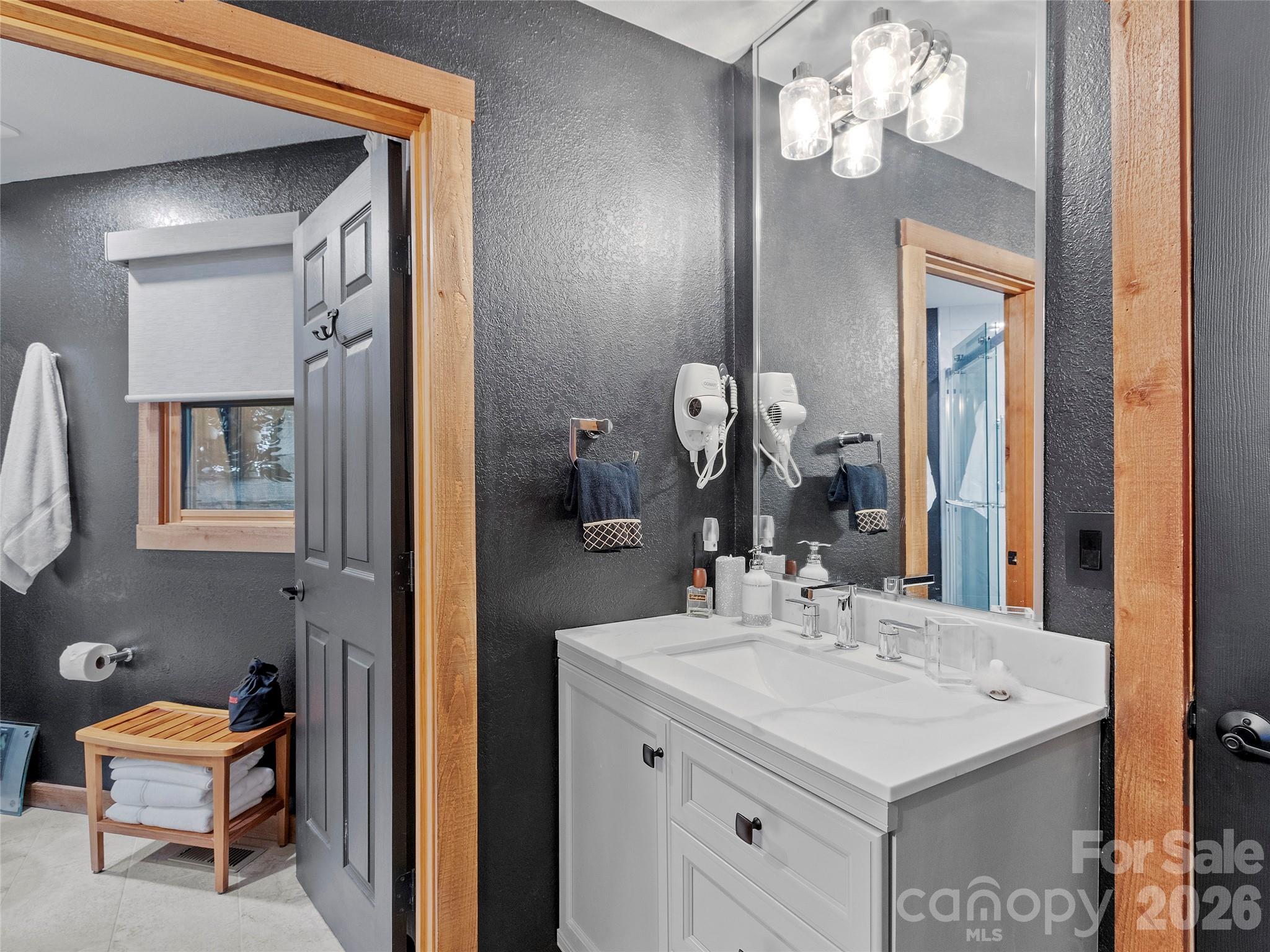 135 Club House Drive #5A — Burnsville