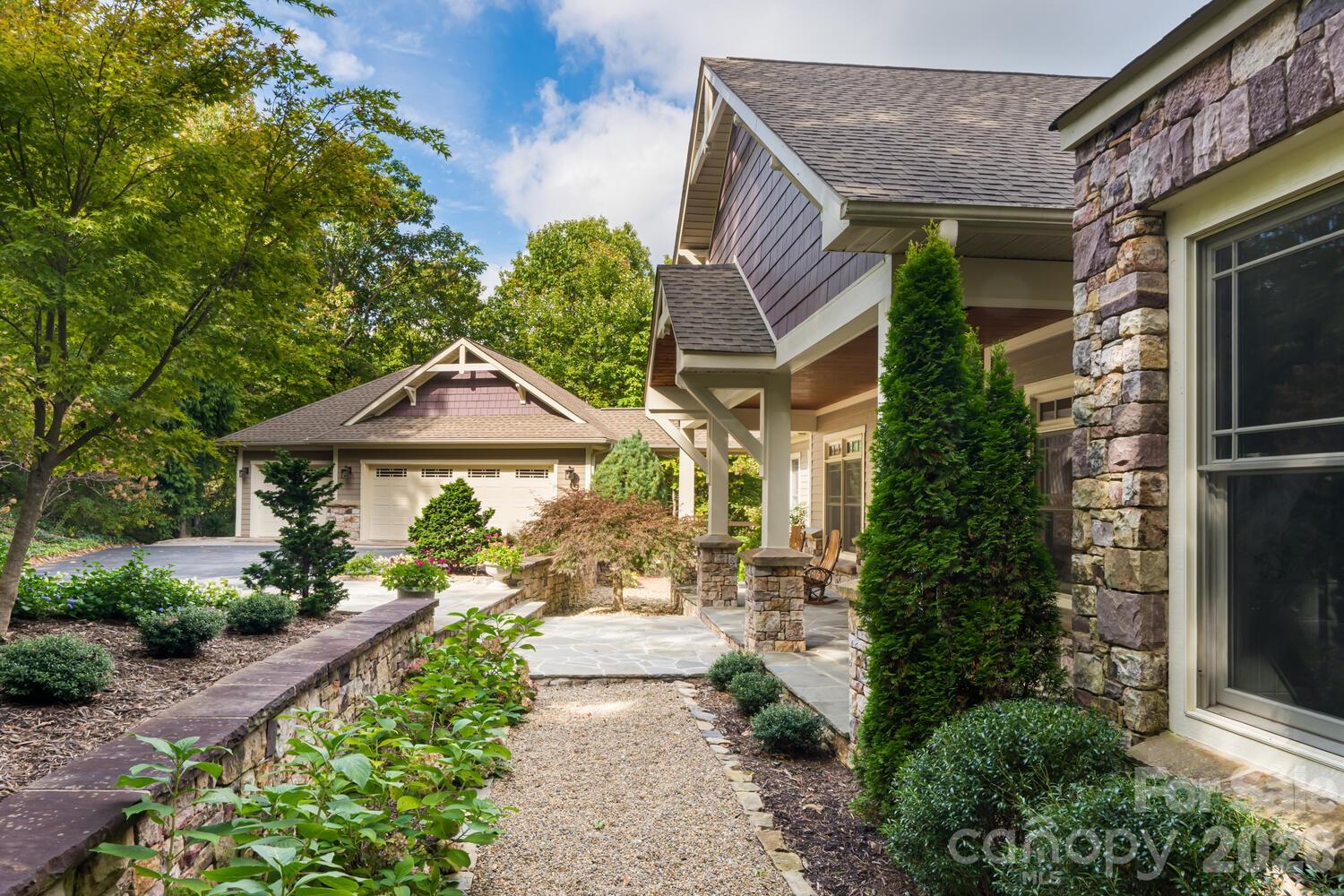 104 Mossridge Court — Flat Rock