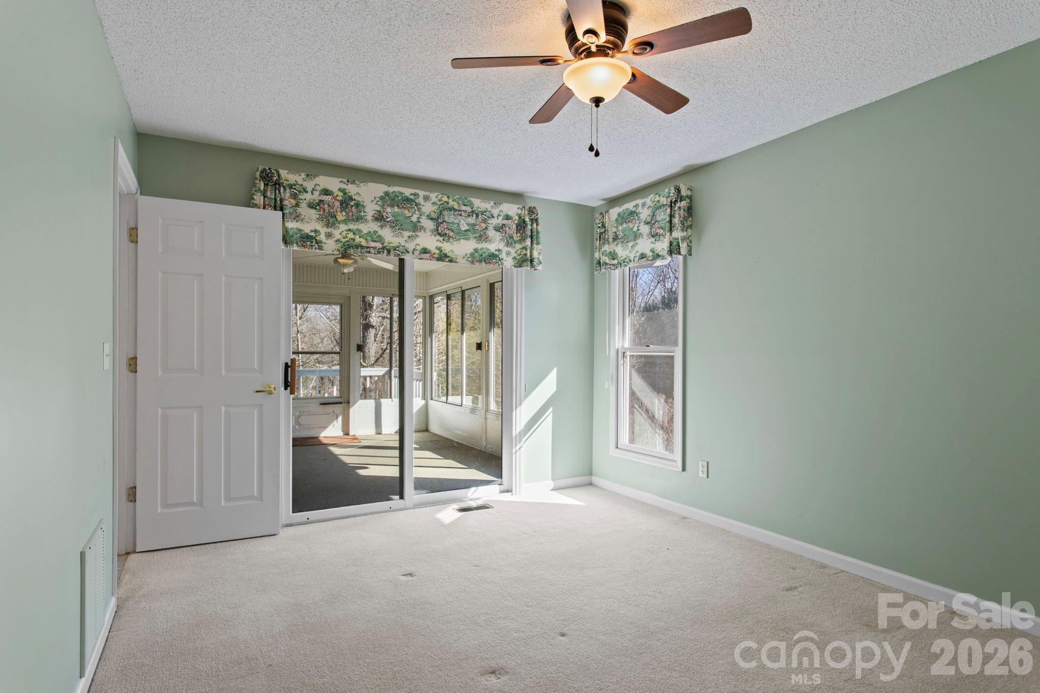 514 Cobblestone Lane — Flat Rock
